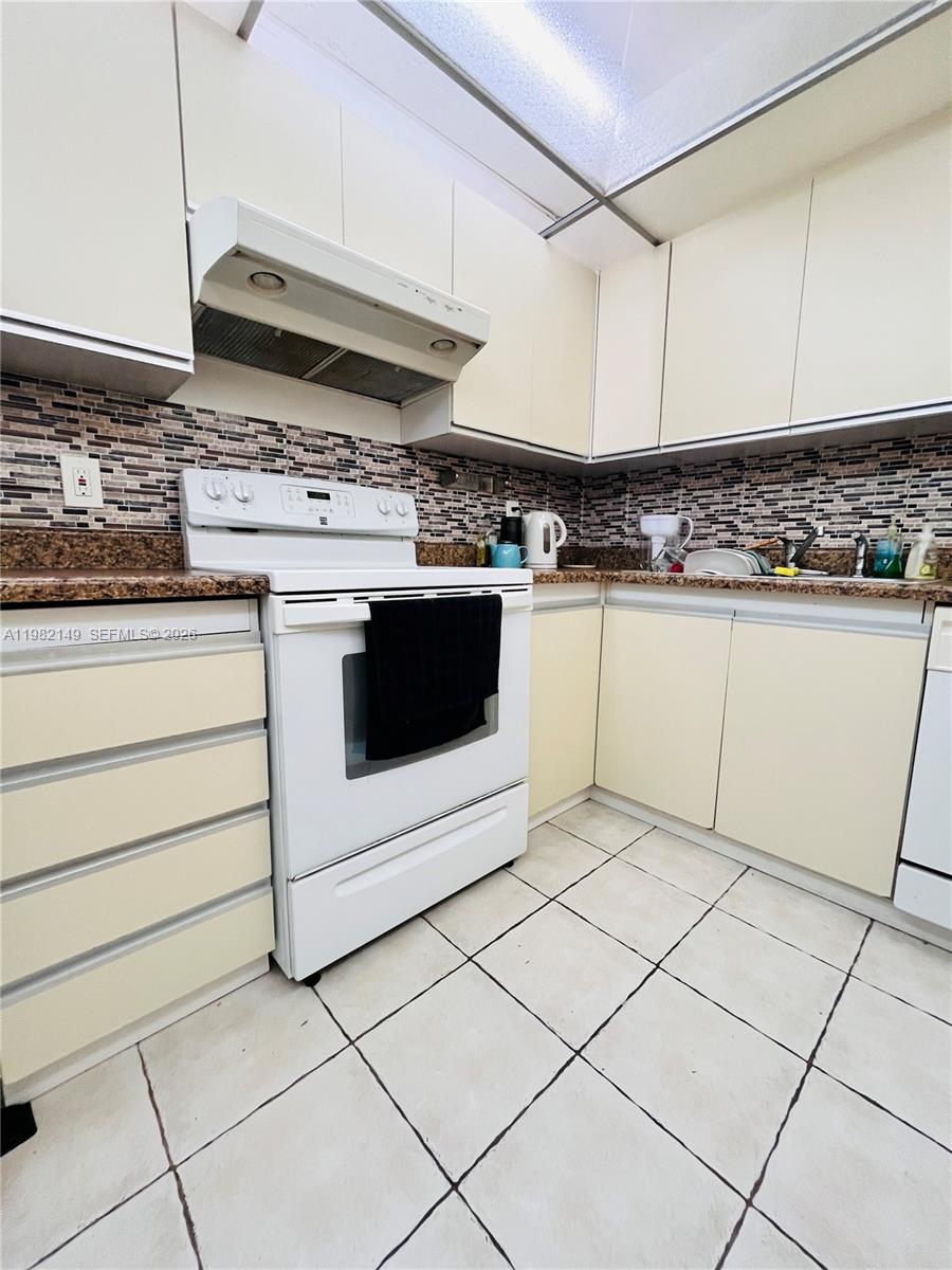 Photo of 2500 Parkview Dr  #1803, Hallandale Beach, Florida, 33009 - 