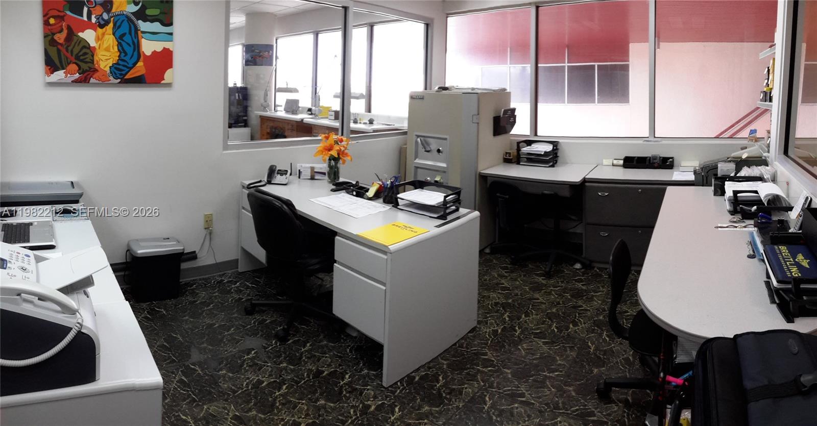   /   кв.футов $ 2026-03-13 0 Фото