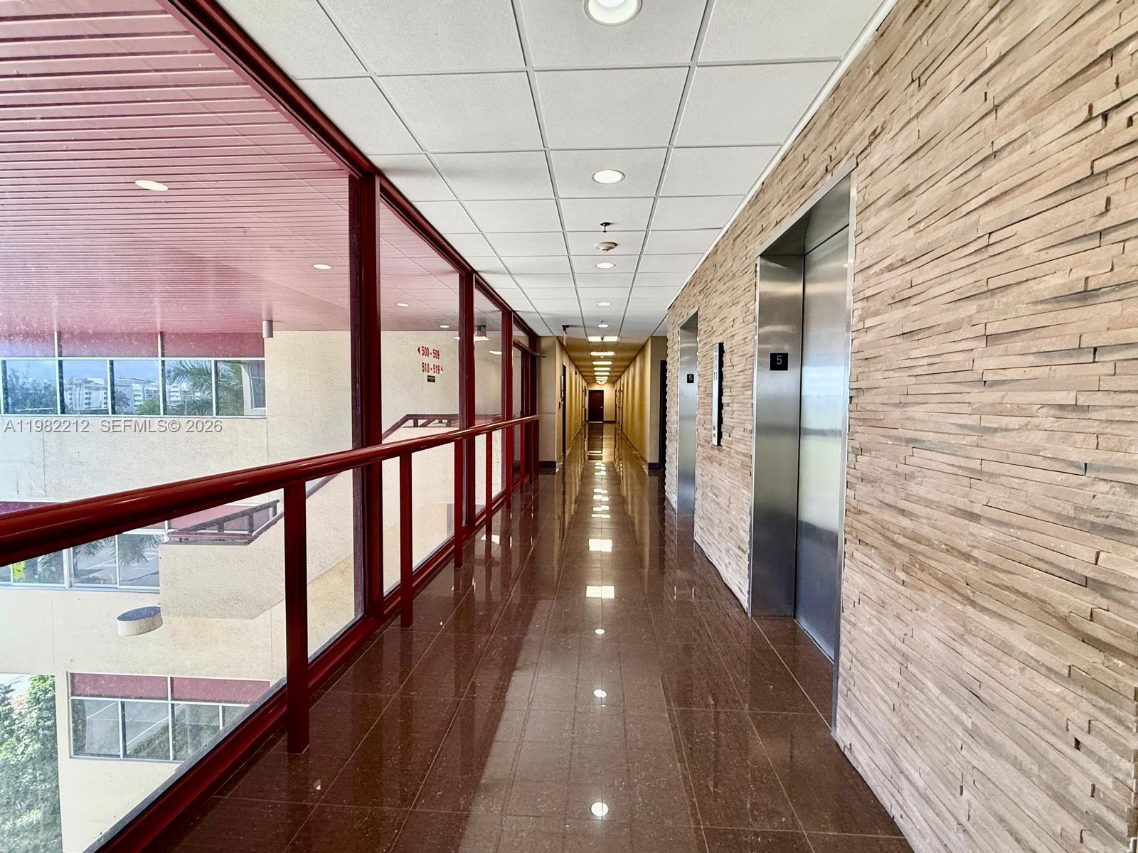   /   кв.футов $ 2026-03-13 0 Фото