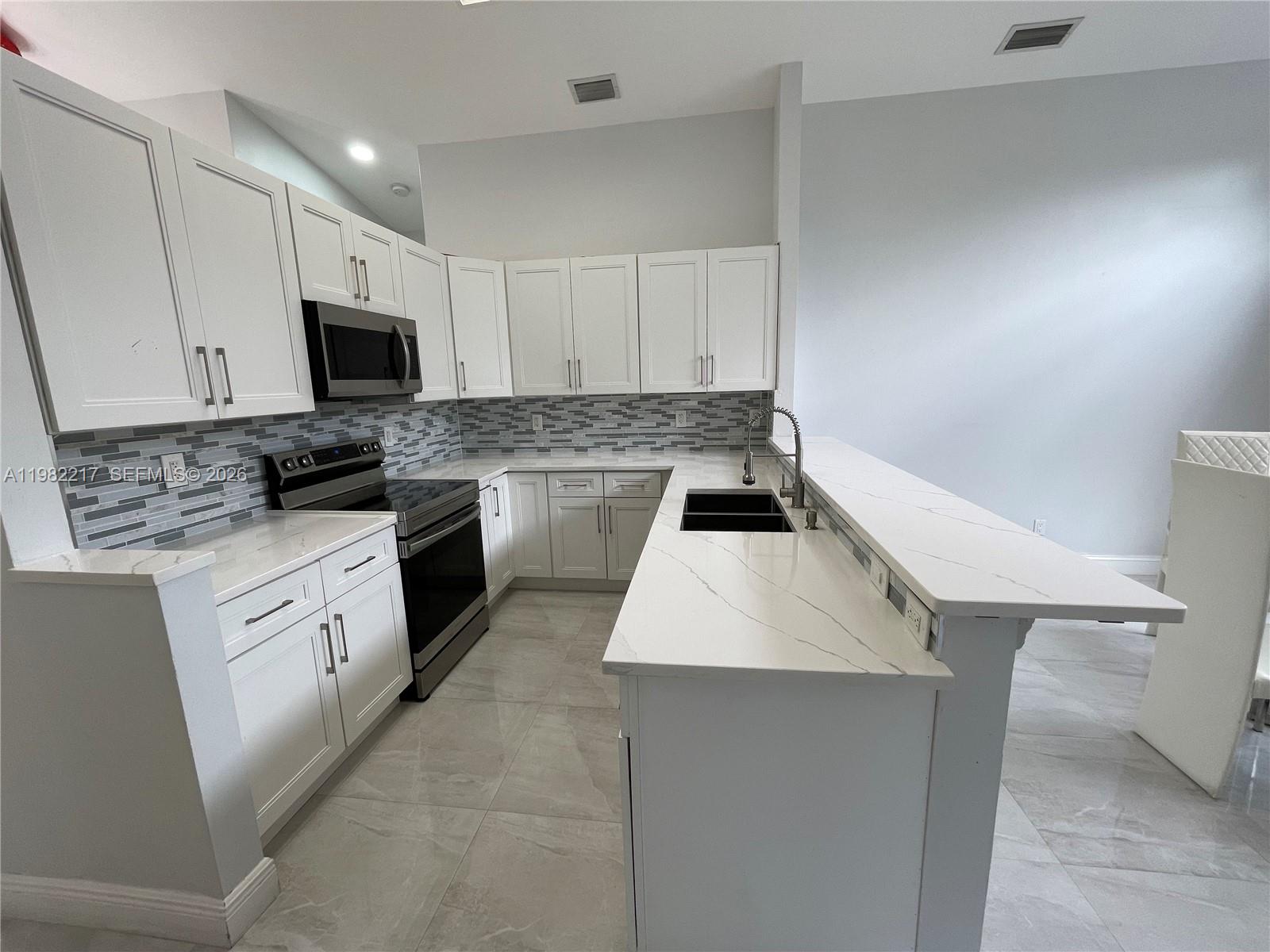 5544 3 / 2 1609 кв.футов $ 2026-03-13 0 Фото