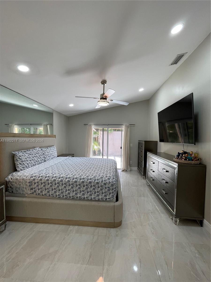 5544 3 / 2 1609 кв.футов $ 2026-03-13 0 Фото