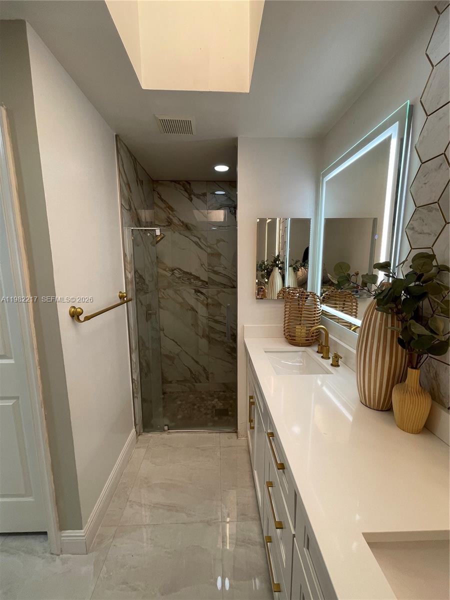 5544 3 / 2 1609 кв.футов $ 2026-03-13 0 Фото