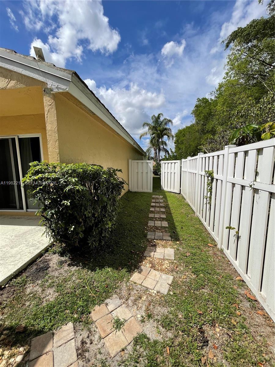 5544 3 / 2 1609 кв.футов $ 2026-03-13 0 Фото