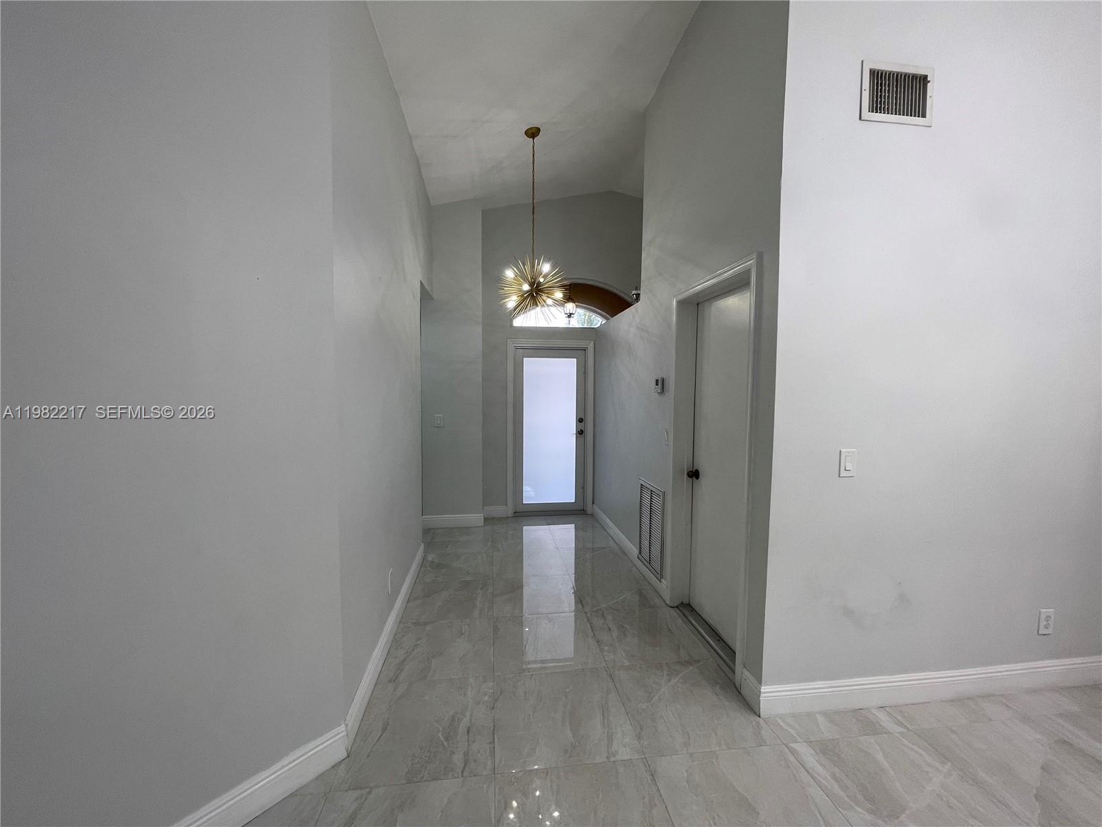 5544 3 / 2 1609 кв.футов $ 2026-03-13 0 Фото