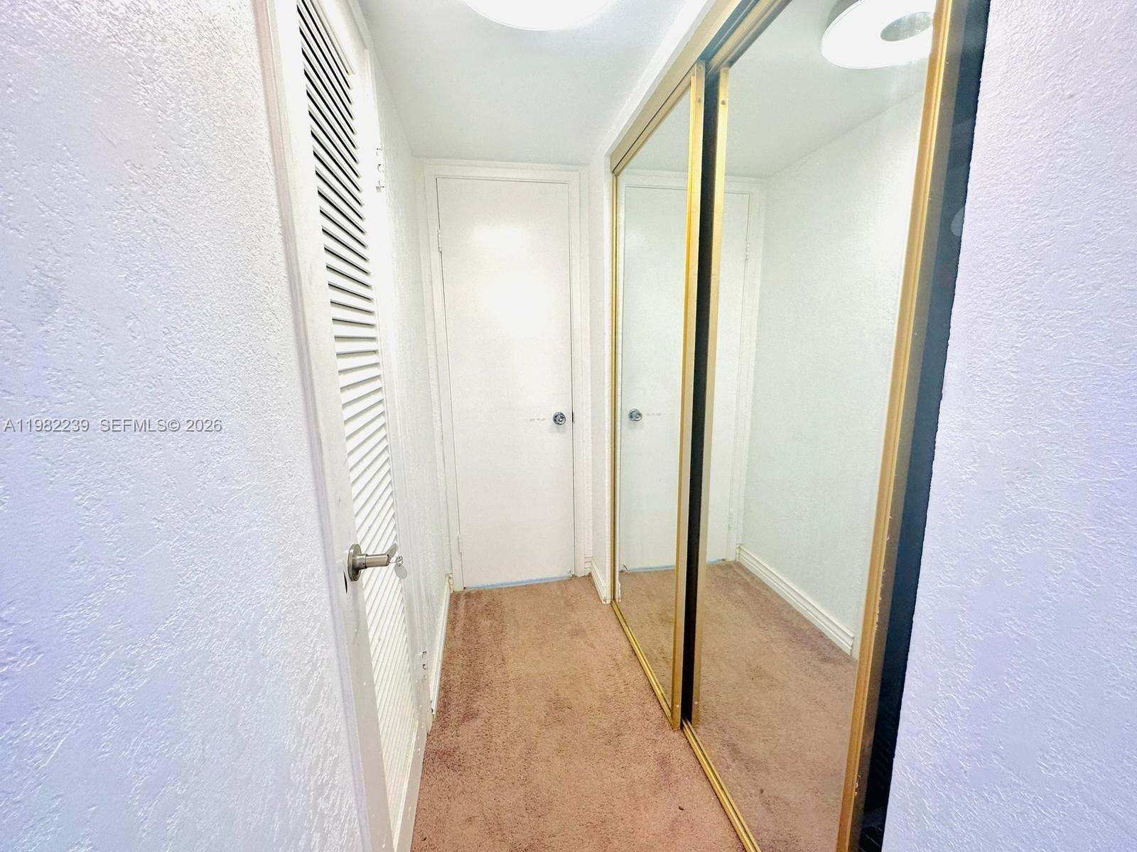 Ver detalles 915W 2 / 2 1140 sq. ft. $ 2026-03-13 0 foto