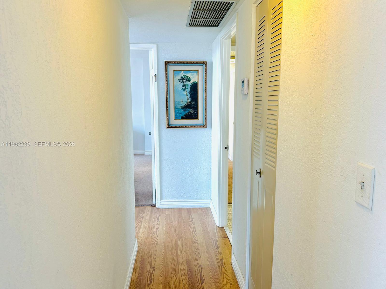 Ver detalles 915W 2 / 2 1140 sq. ft. $ 2026-03-13 0 foto