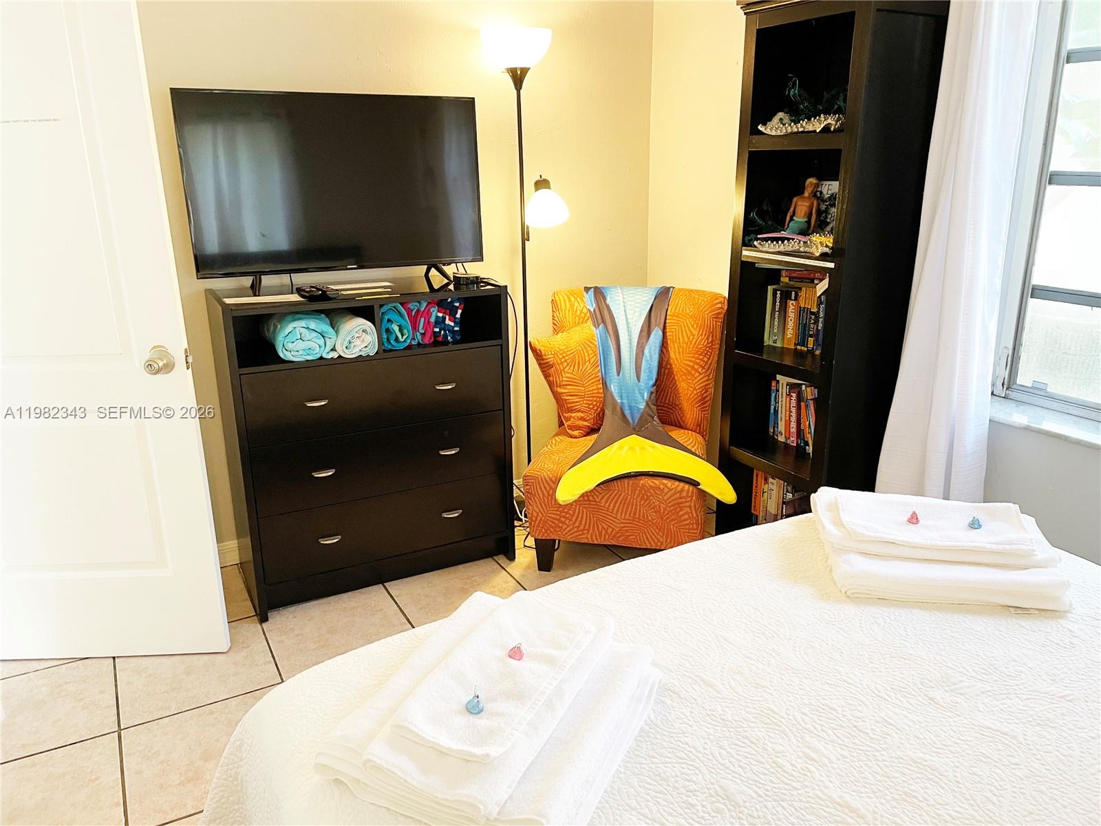   /  1990 кв.футов $ 2026-03-13 0 Фото