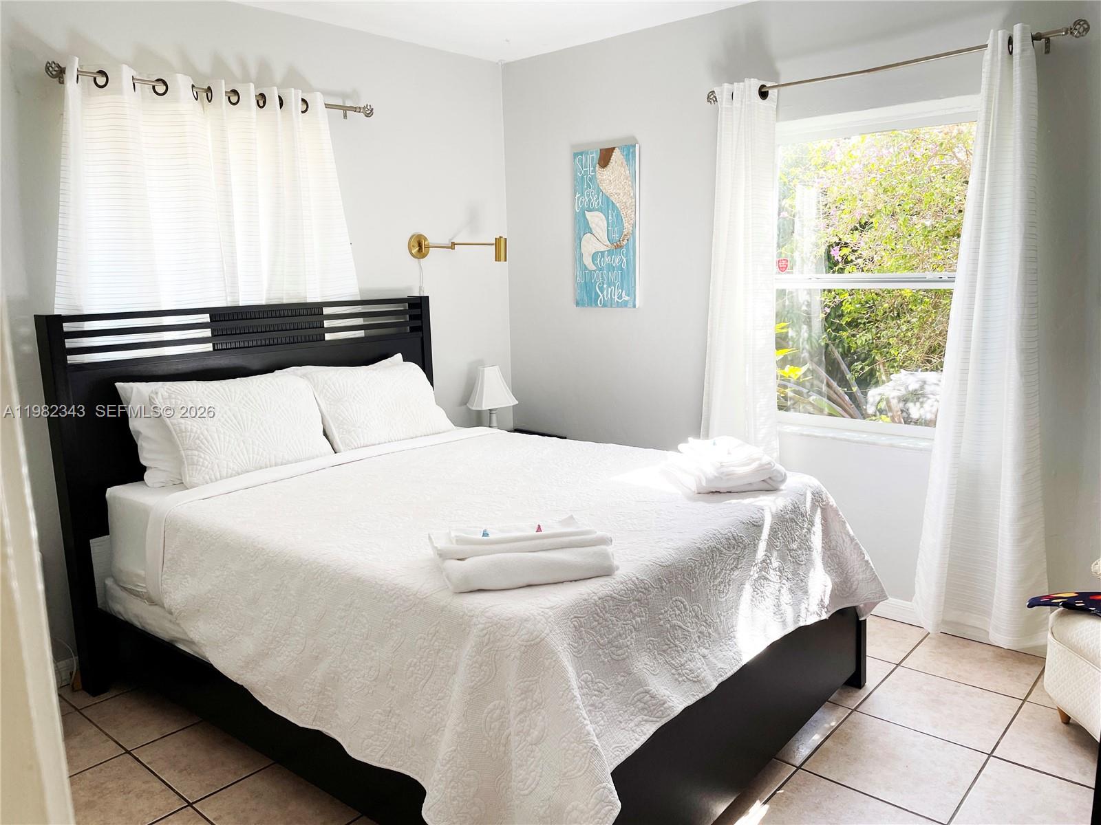   /  1990 кв.футов $ 2026-03-13 0 Фото