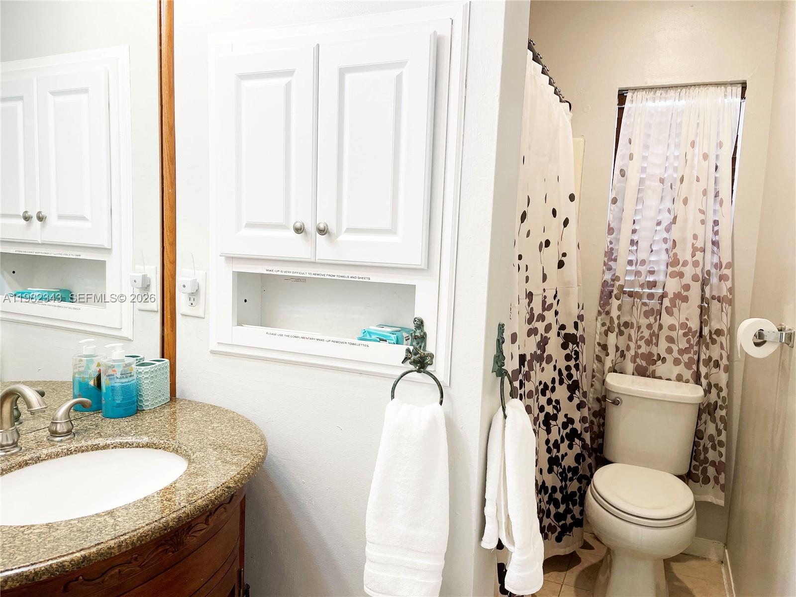   /  1990 кв.футов $ 2026-03-13 0 Фото