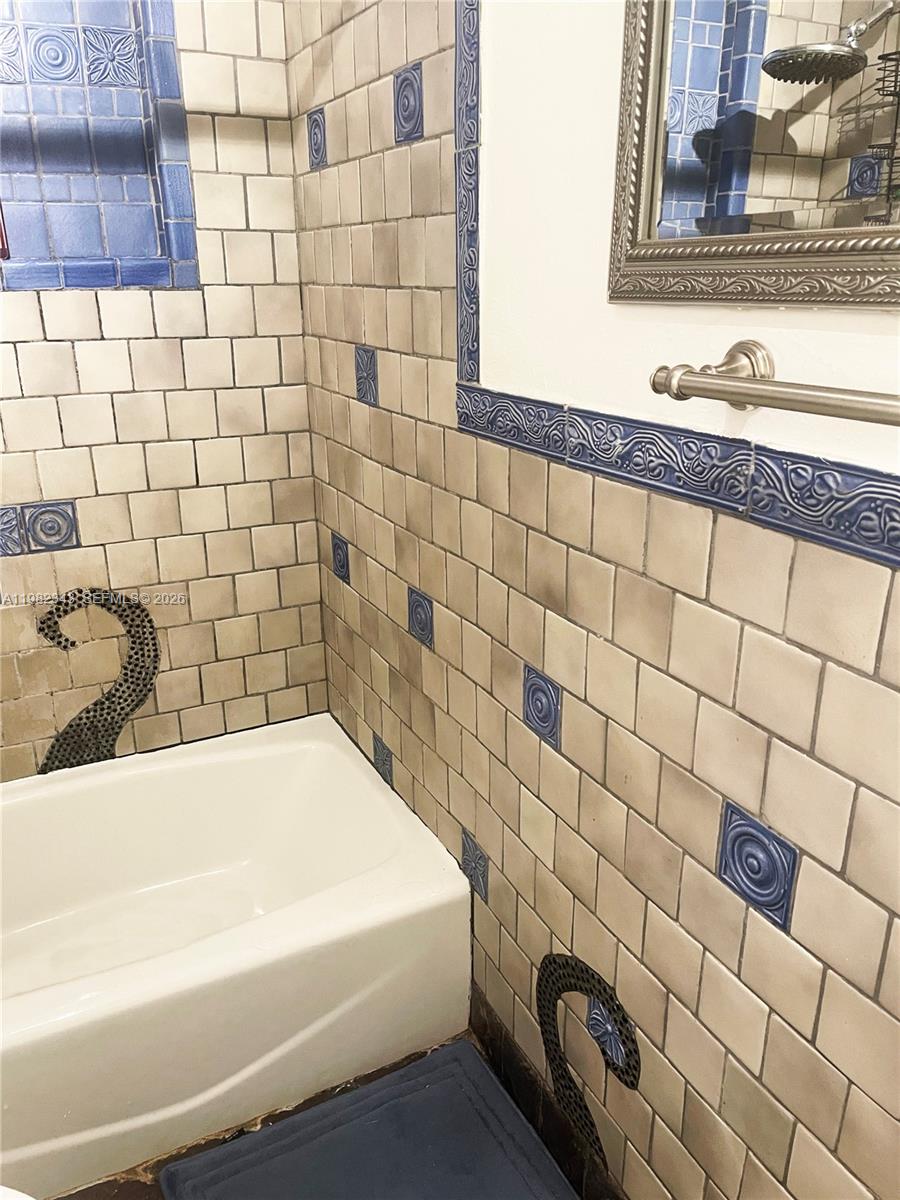   /  1990 кв.футов $ 2026-03-13 0 Фото