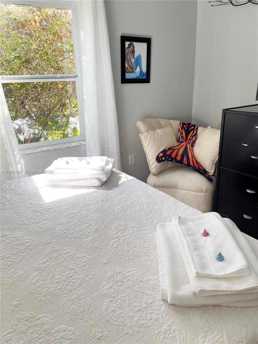   /  1990 кв.футов $ 2026-03-13 0 Фото