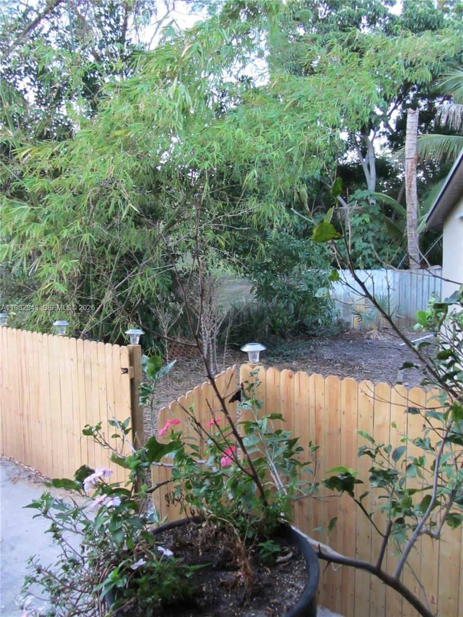   /  1990 кв.футов $ 2026-03-13 0 Фото