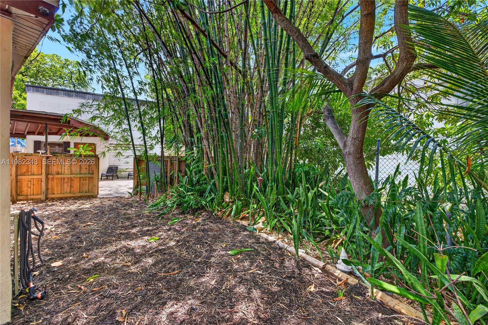 See details / 1950 sq. ft. $ 2026-05-12 0 Photo