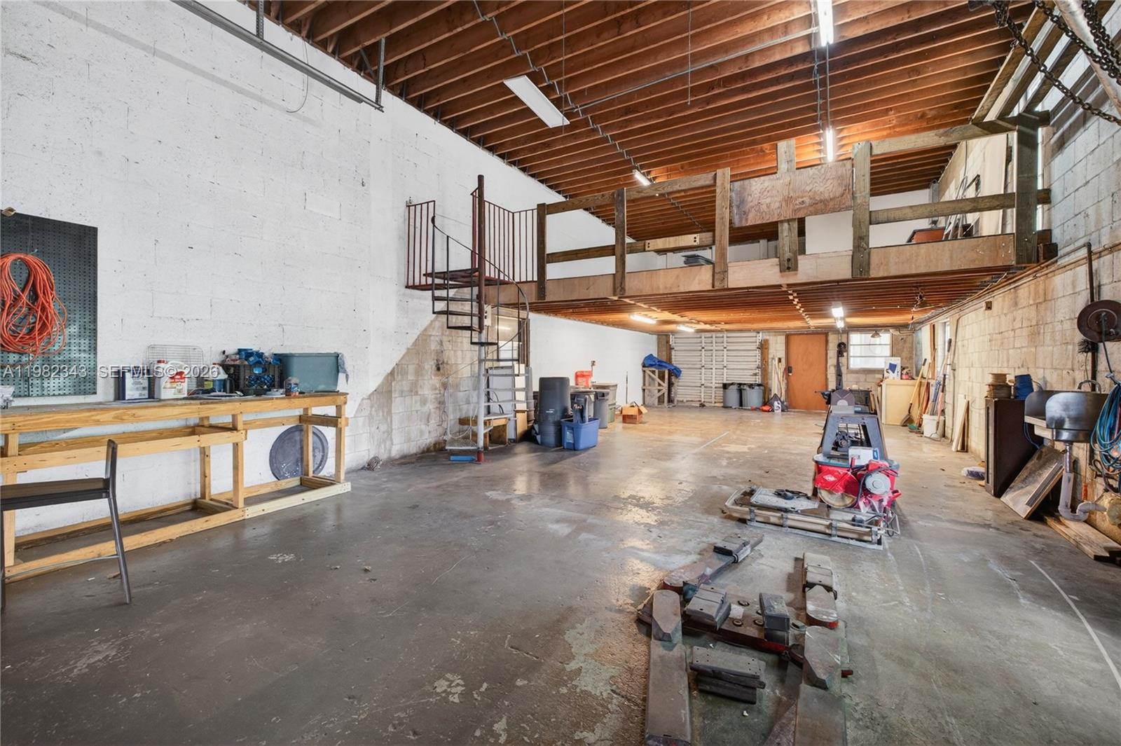 See details / 1950 sq. ft. $ 2026-05-12 0 Photo