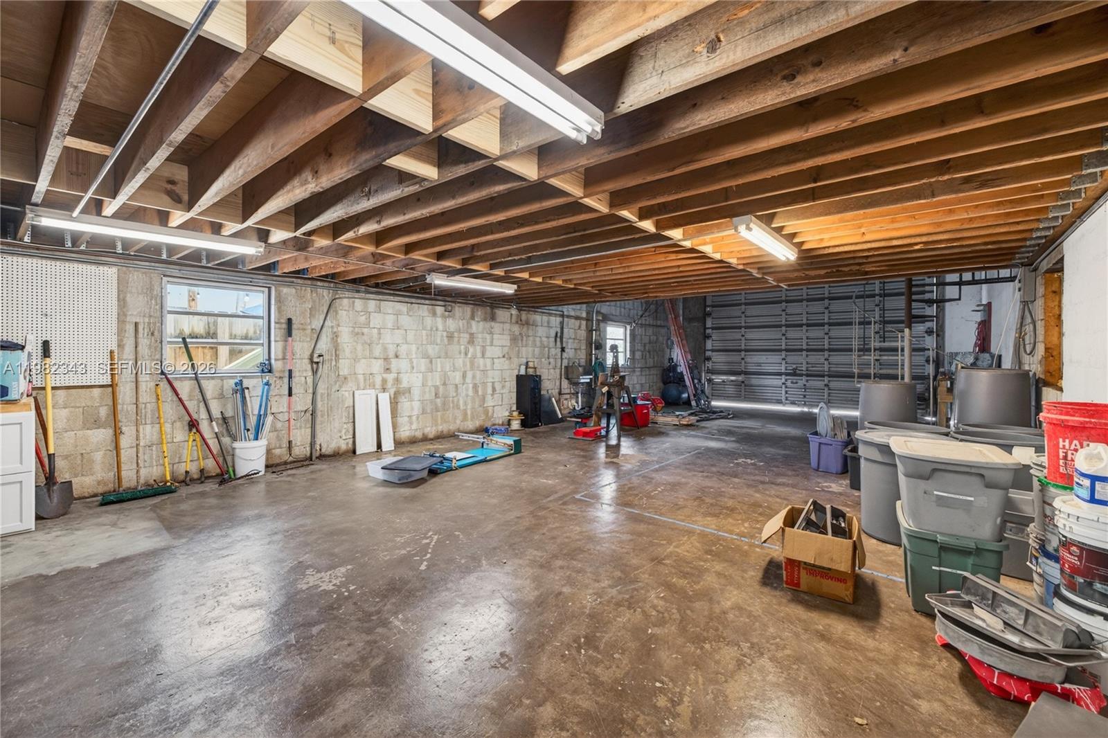 See details / 1950 sq. ft. $ 2026-05-12 0 Photo