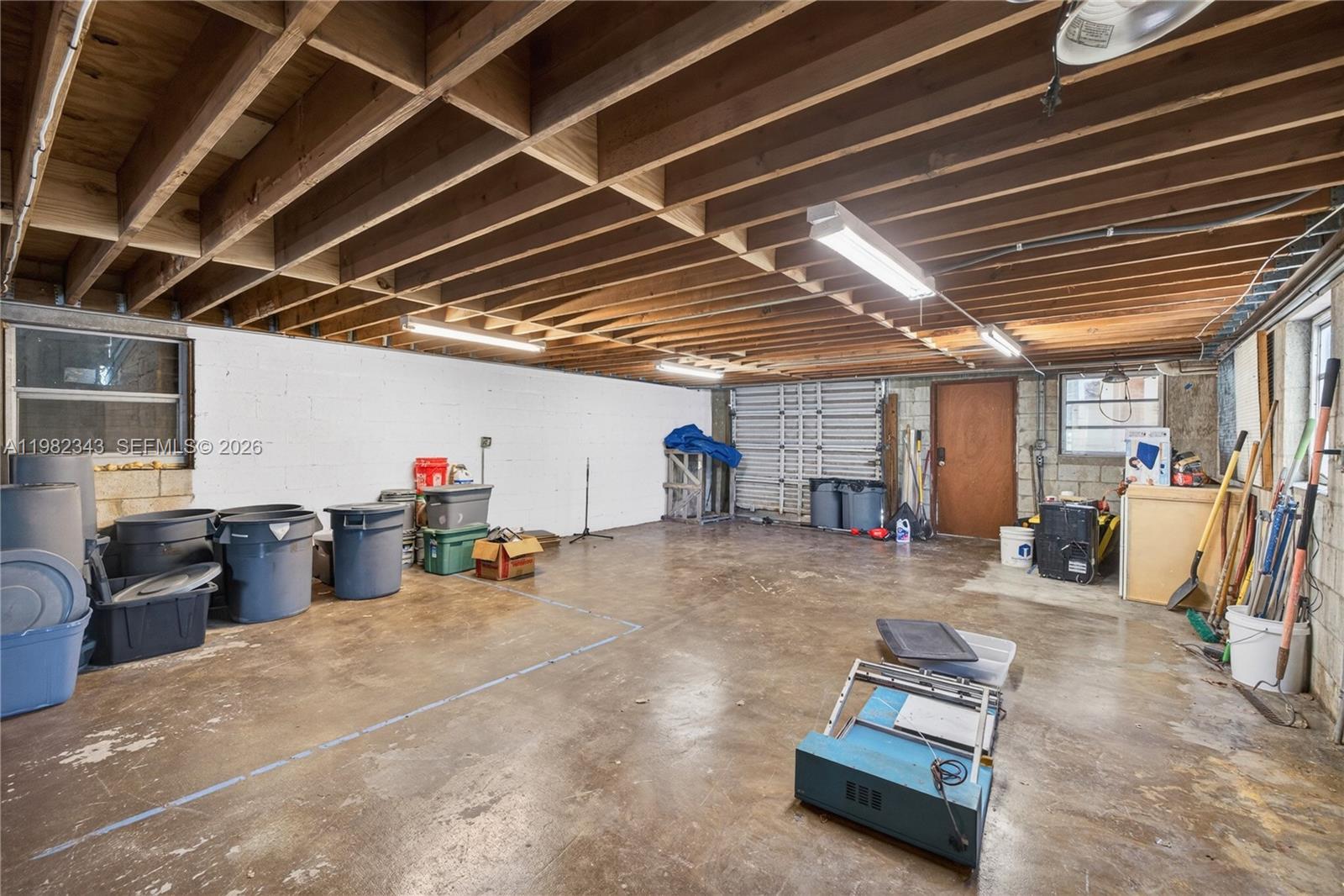See details / 1950 sq. ft. $ 2026-05-12 0 Photo