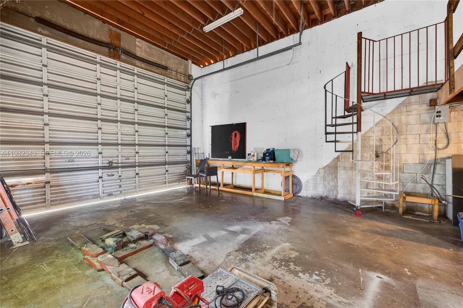 See details / 1950 sq. ft. $ 2026-05-12 0 Photo
