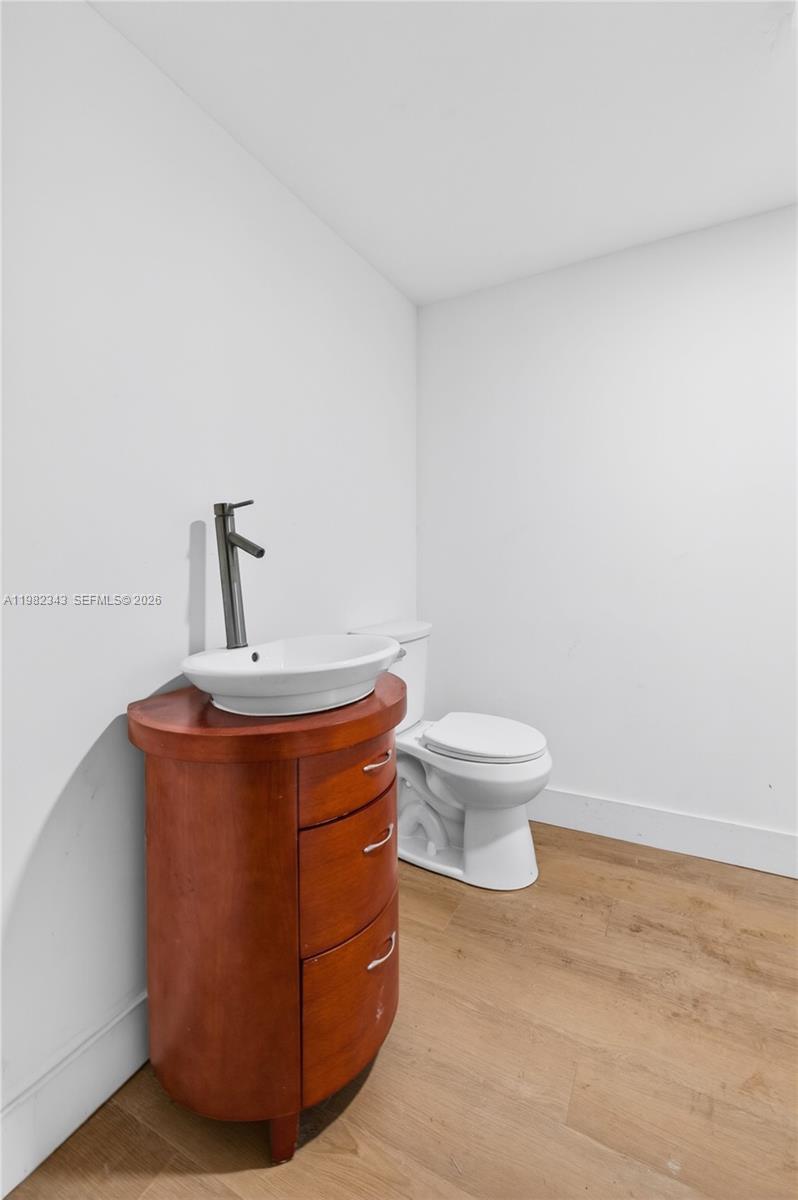 See details / 1950 sq. ft. $ 2026-05-12 0 Photo