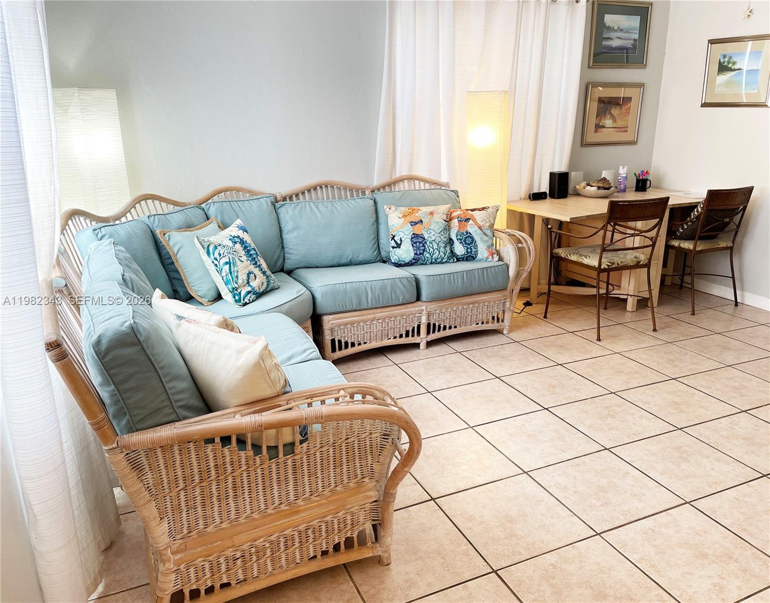   /  1990 кв.футов $ 2026-03-13 0 Фото