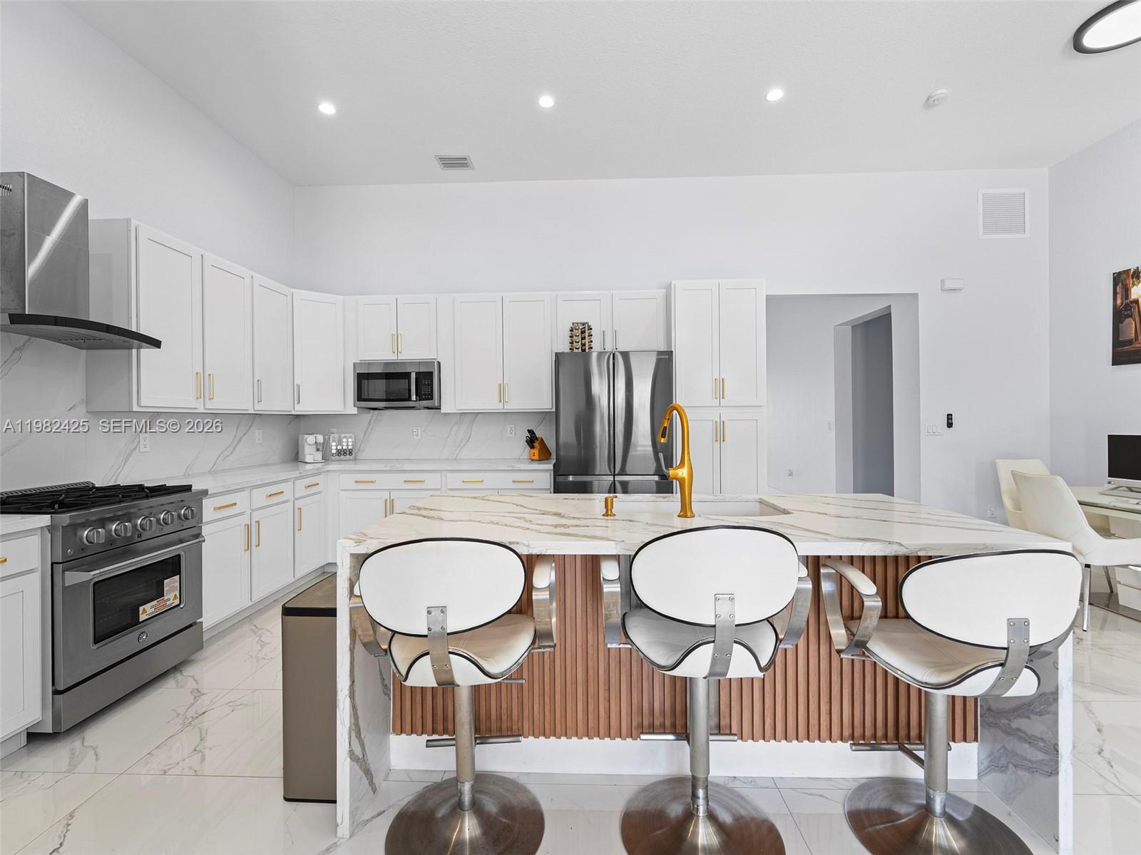 14478 4 / 4 2776 sq. ft. $ 2026-03-13 0 Photo