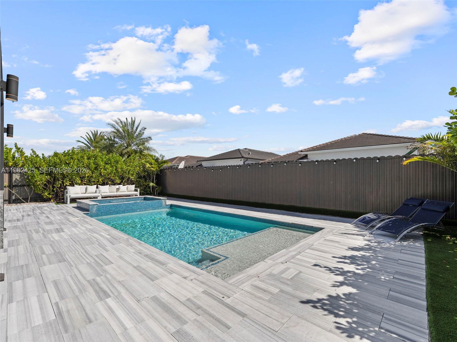 14478 4 / 4 2776 sq. ft. $ 2026-03-13 0 Photo