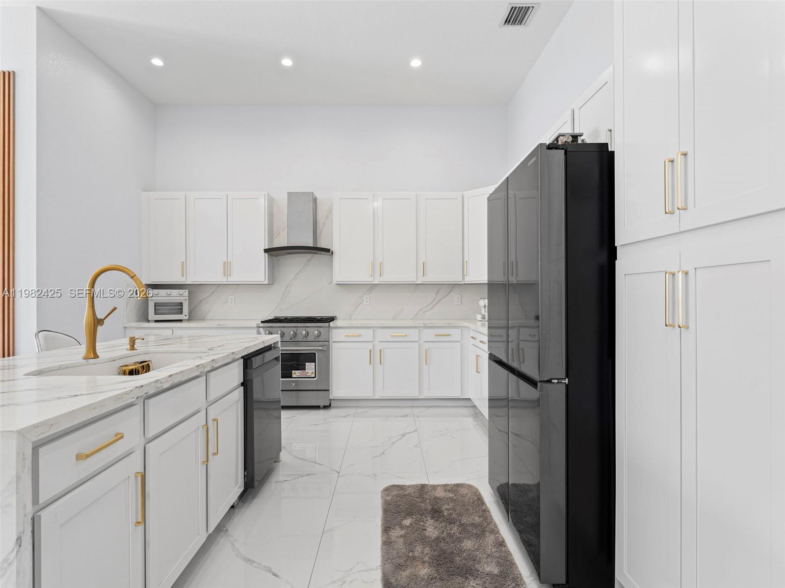 14478 4 / 4 2776 sq. ft. $ 2026-03-13 0 Photo