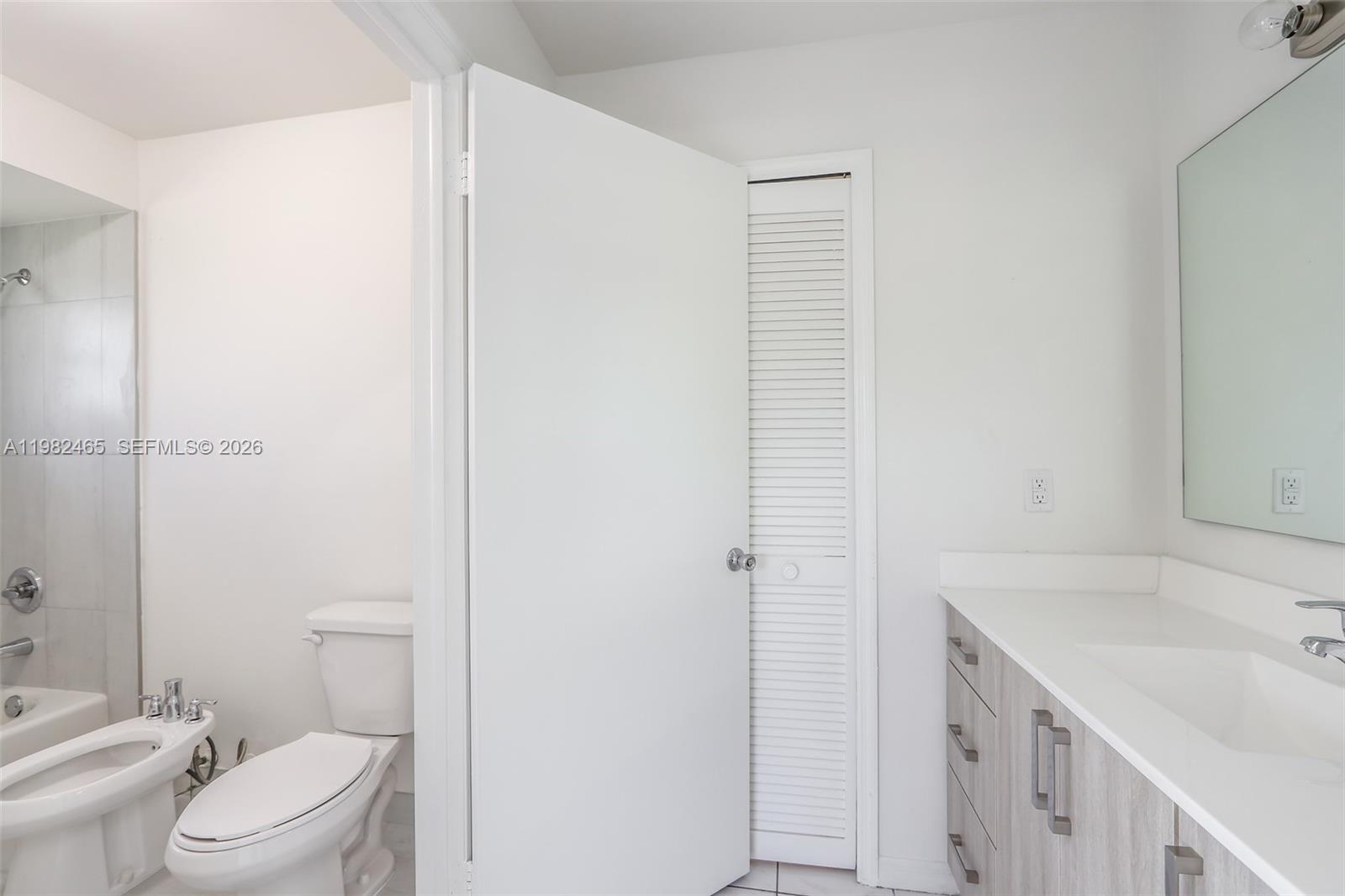   /   кв.футов $ 2026-03-13 0 Фото