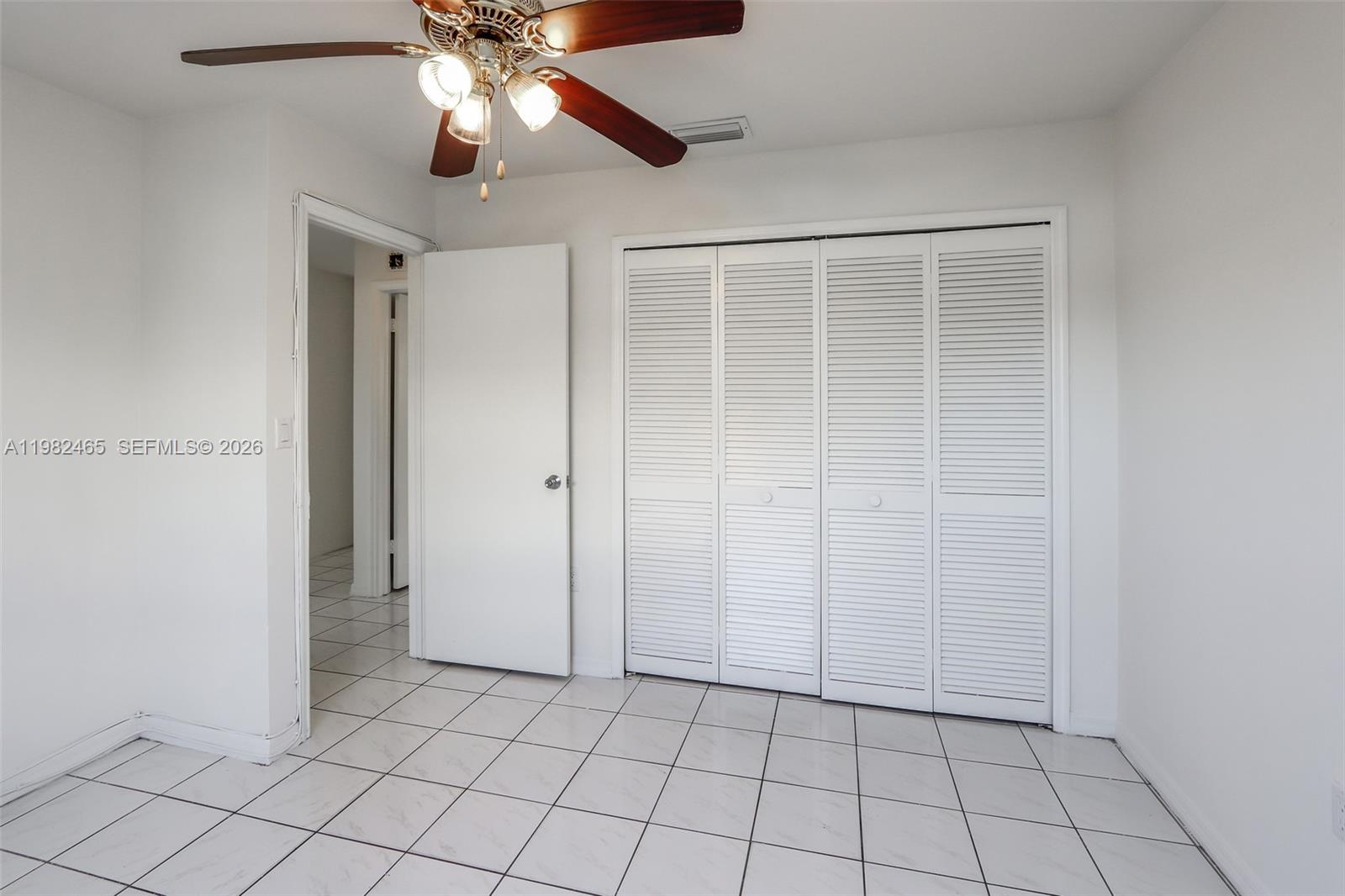   /   кв.футов $ 2026-03-13 0 Фото