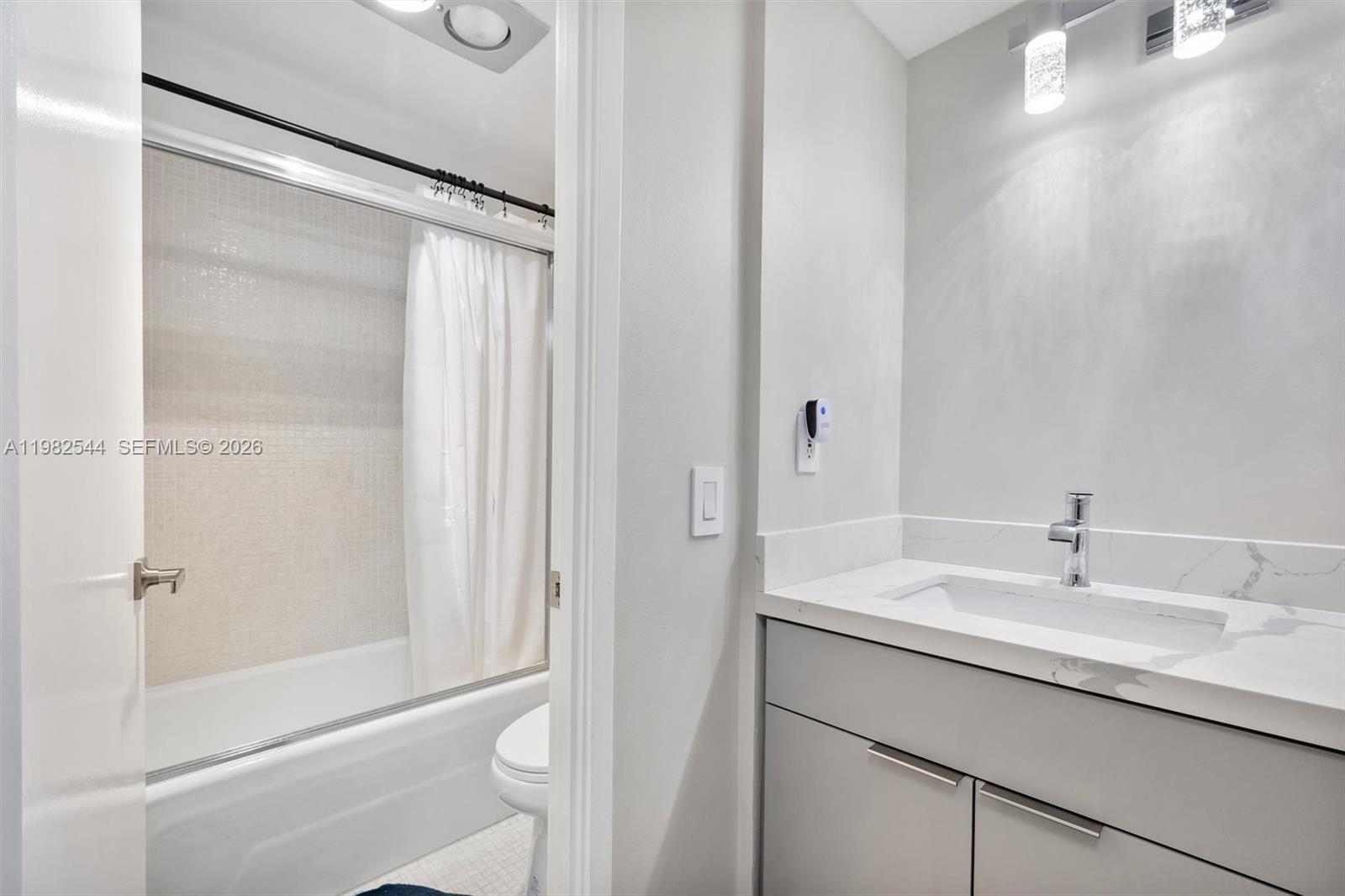 Photo of 3731 Country Club Dr  #521, Aventura, Florida, 33180 - 