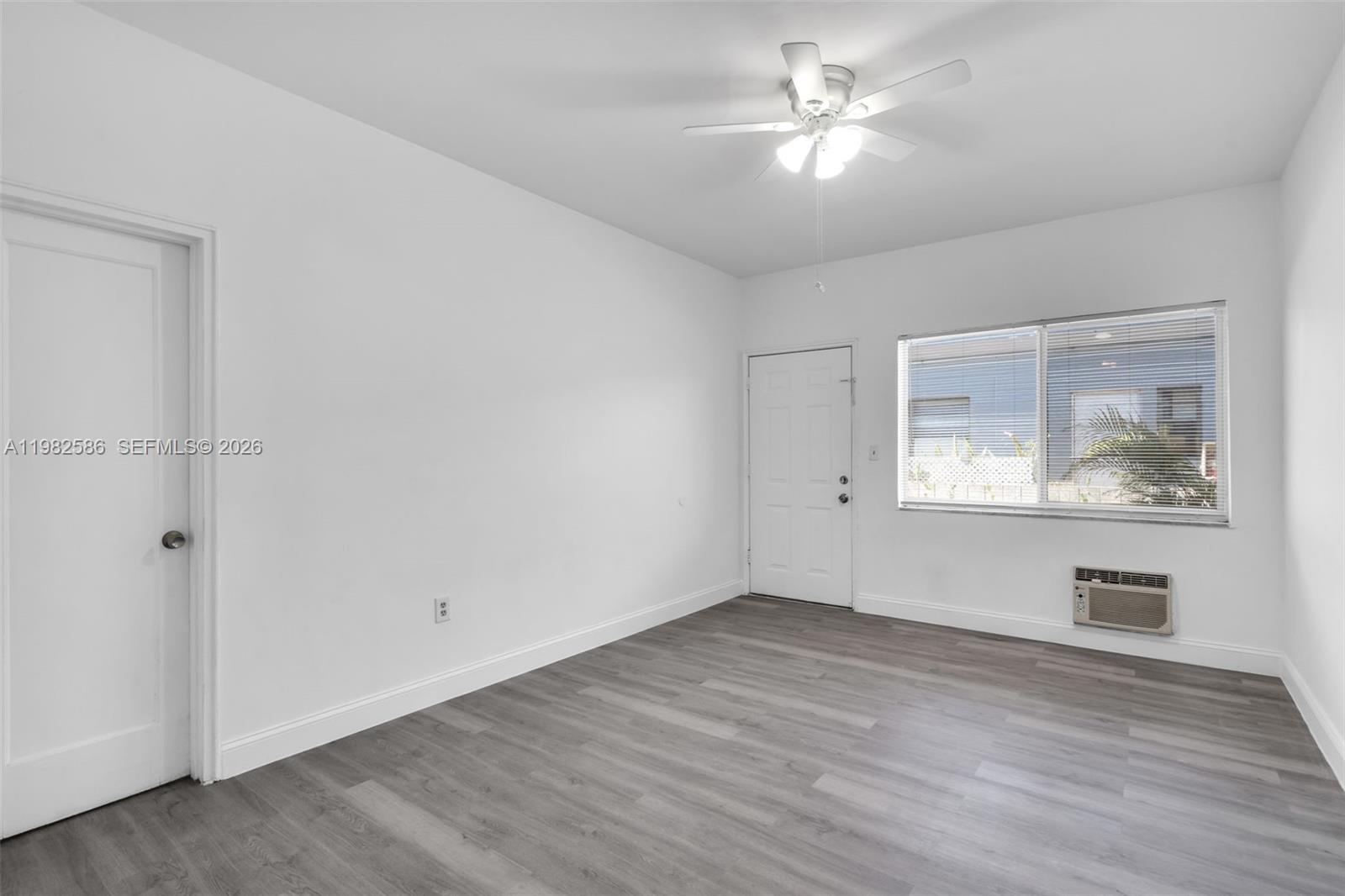   /   кв.футов $ 2026-03-13 0 Фото