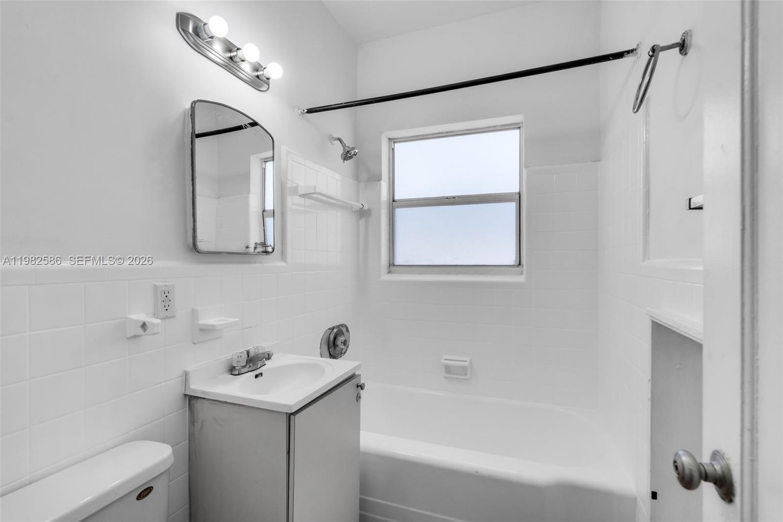   /   кв.футов $ 2026-03-13 0 Фото