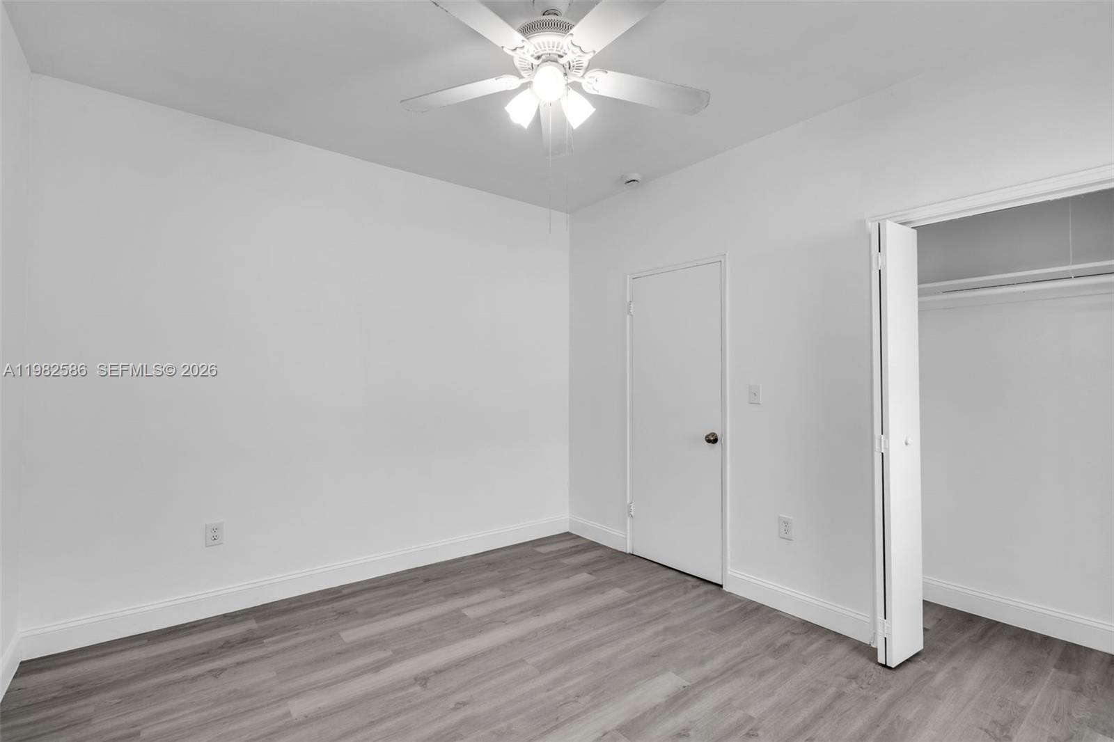   /   кв.футов $ 2026-03-13 0 Фото