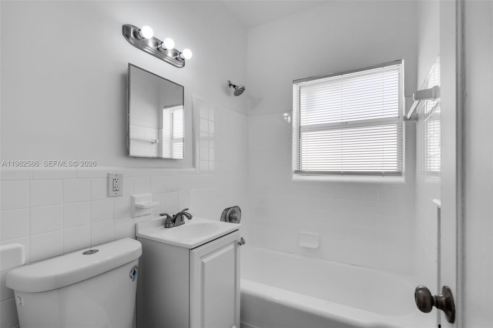   /   кв.футов $ 2026-03-13 0 Фото