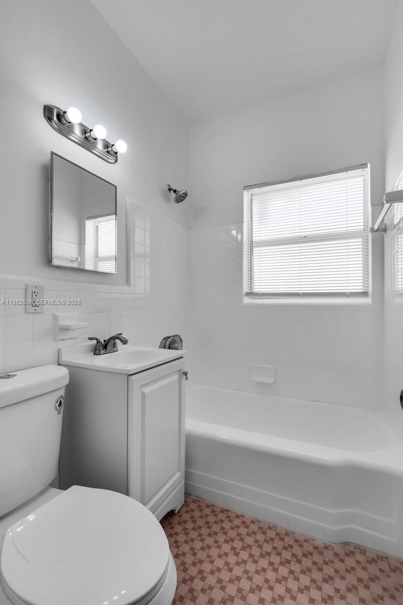   /   кв.футов $ 2026-03-13 0 Фото