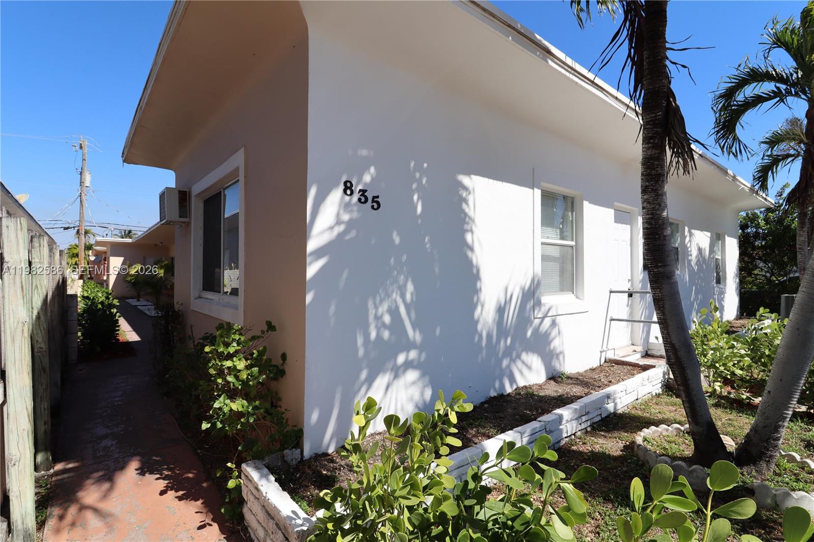   /   кв.футов $ 2026-03-13 0 Фото