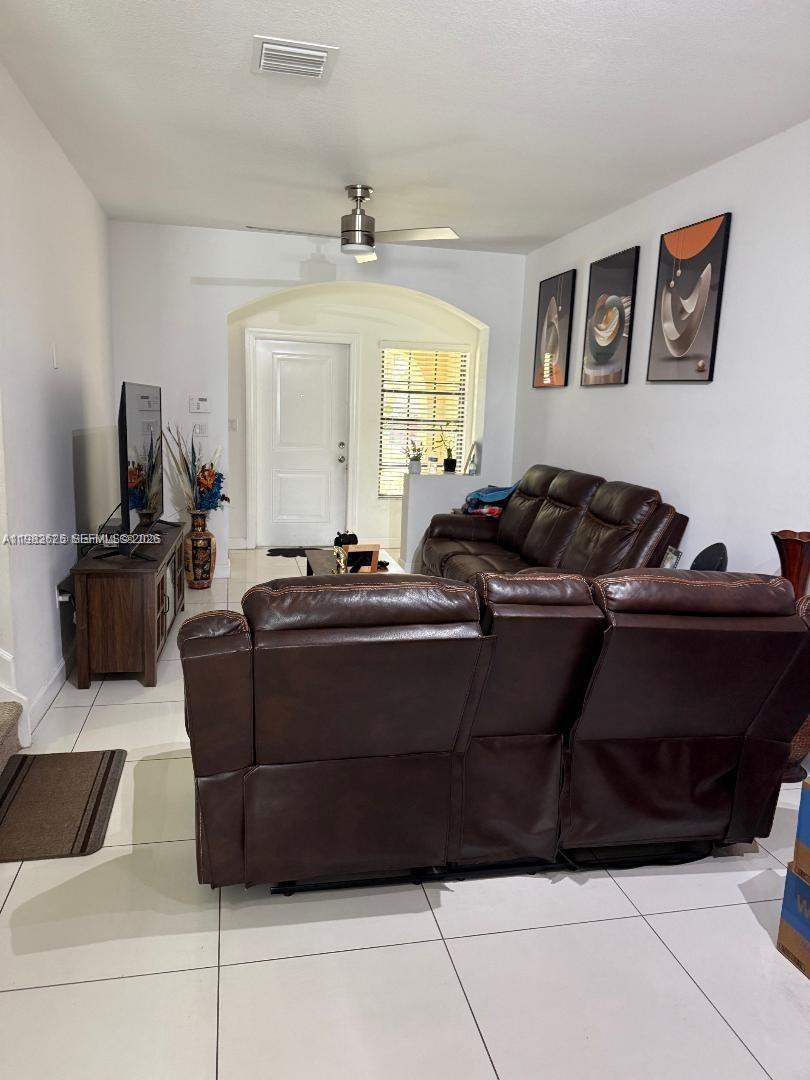 Подробнее 424 3 / 3 1777 кв.футов $ 2026-03-13 0 Фото