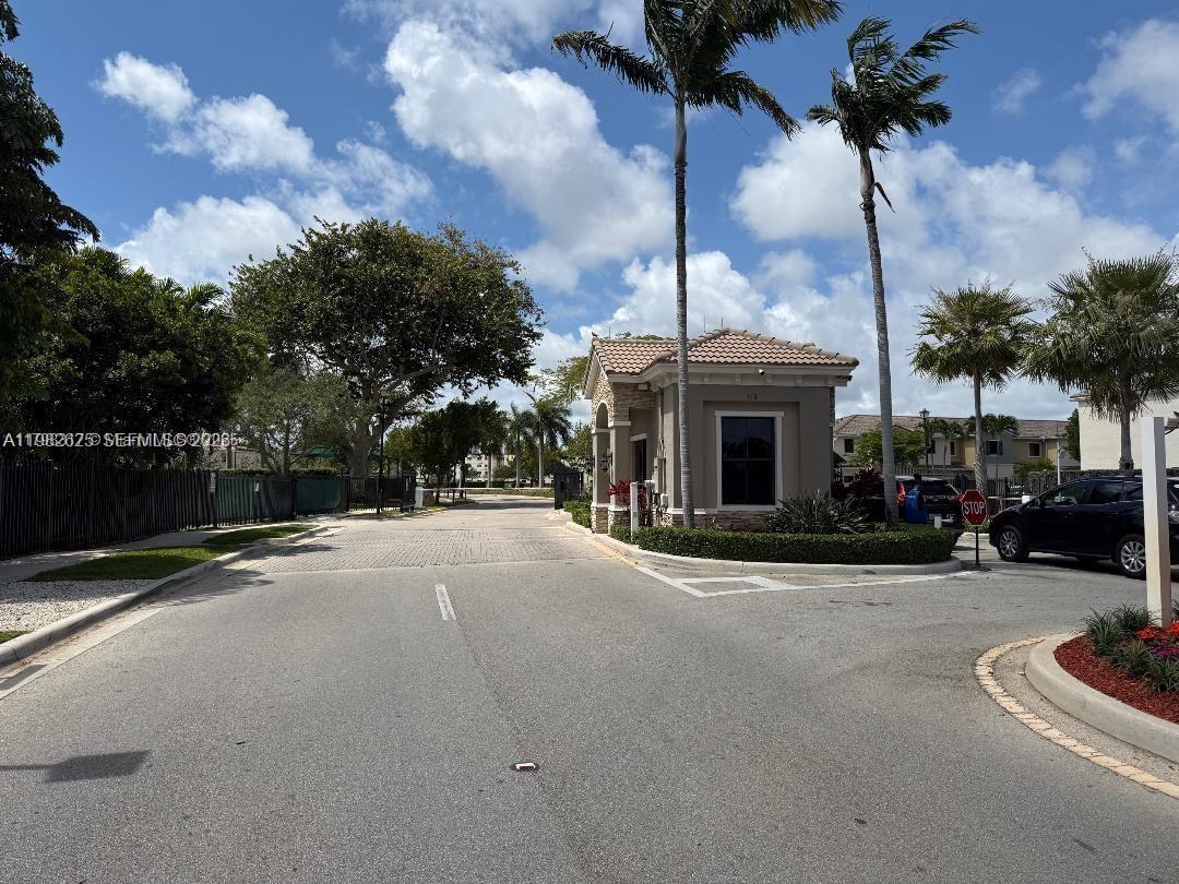 Подробнее 424 3 / 3 1777 кв.футов $ 2026-03-13 0 Фото