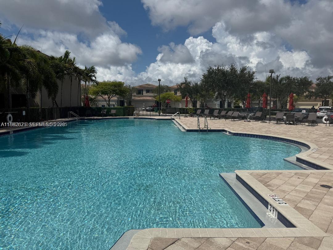 Подробнее 424 3 / 3 1777 кв.футов $ 2026-03-13 0 Фото