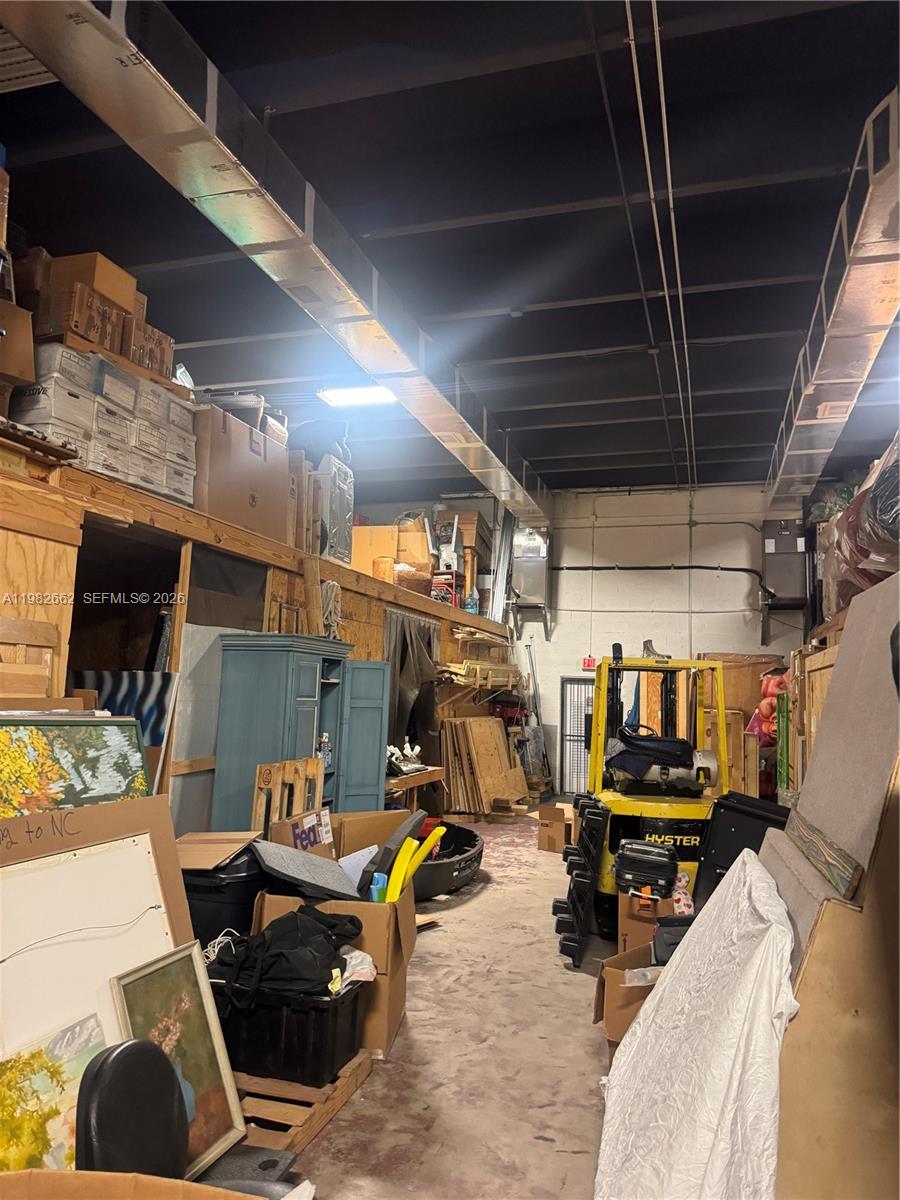   /   кв.футов $ 2026-03-13 0 Фото