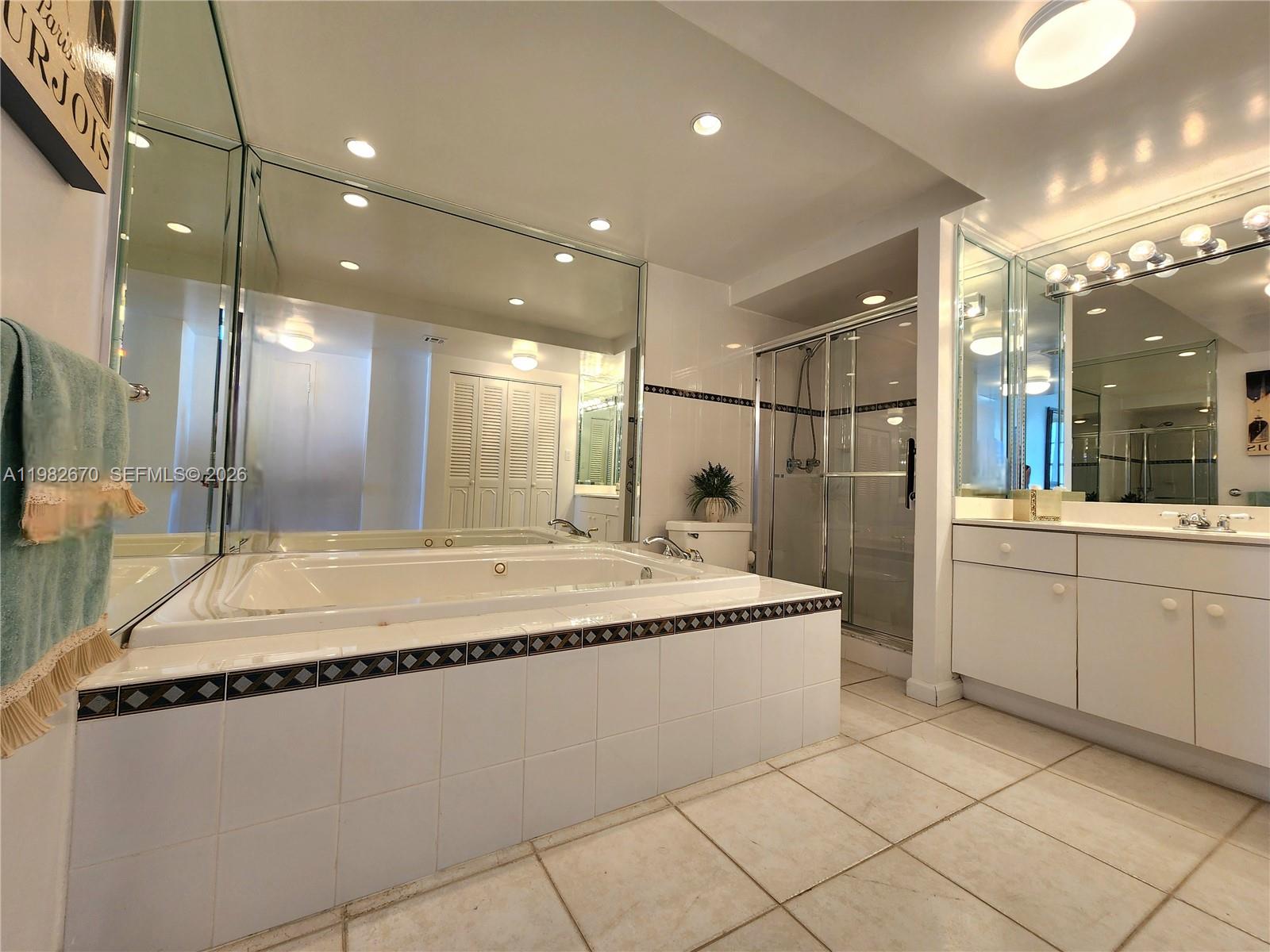 Photo of 3725 Ocean Dr  #1619, Hollywood, Florida, 33019 - 