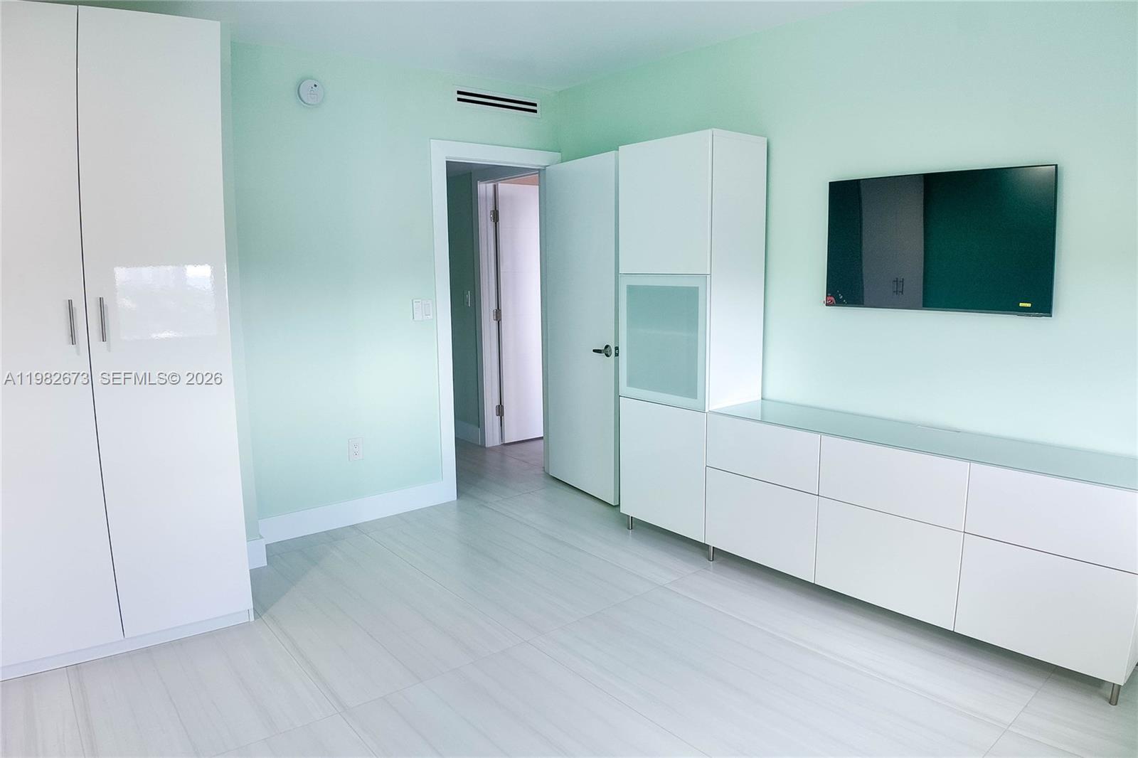 22E 3 / 3 1780 sq. ft. $ 2026-03-13 0 Photo