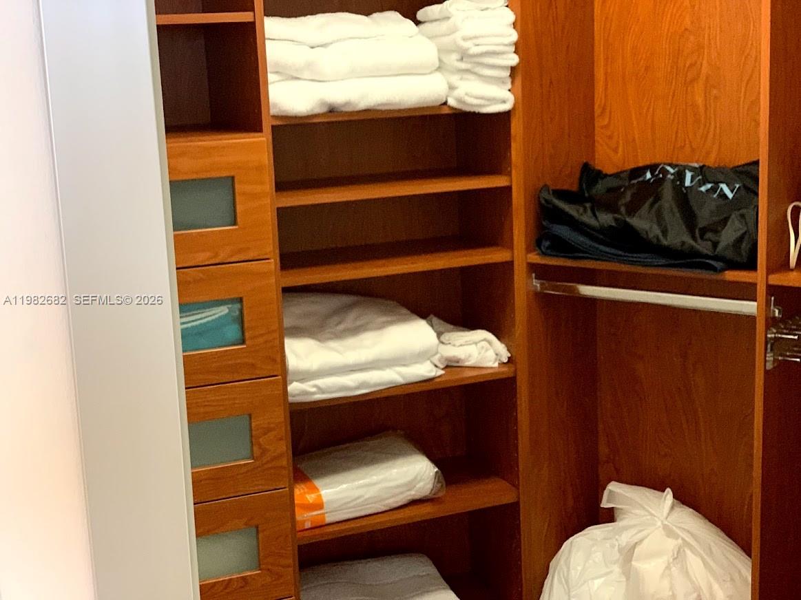 4608 2 / 2 1458 sq. ft. $ 2026-04-10 0 foto