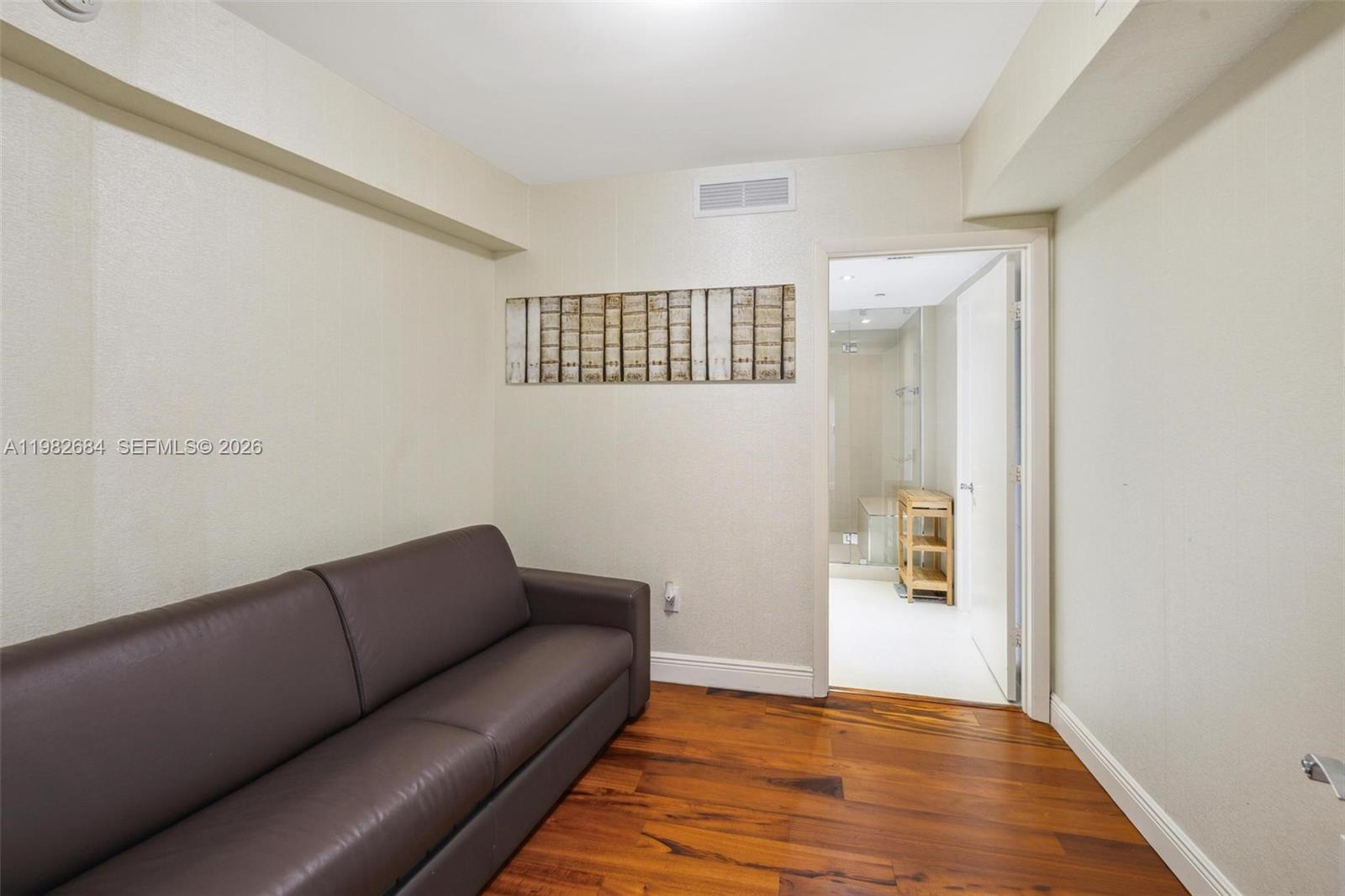 3606 2 / 1 1086 sq. ft. $ 2026-05-06 0 foto