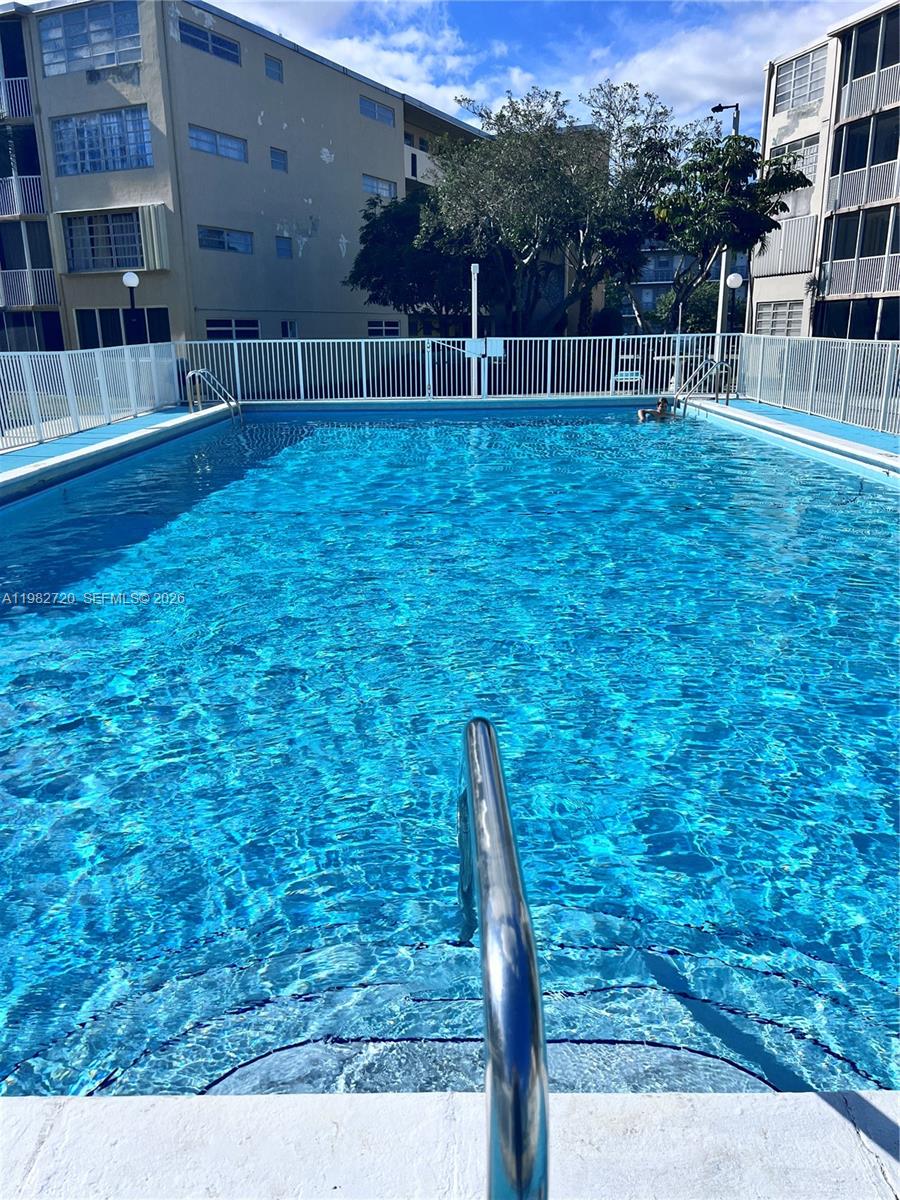 Ver detalles 403-3 2 / 2 1315 sq. ft. $ 2026-03-13 0 foto