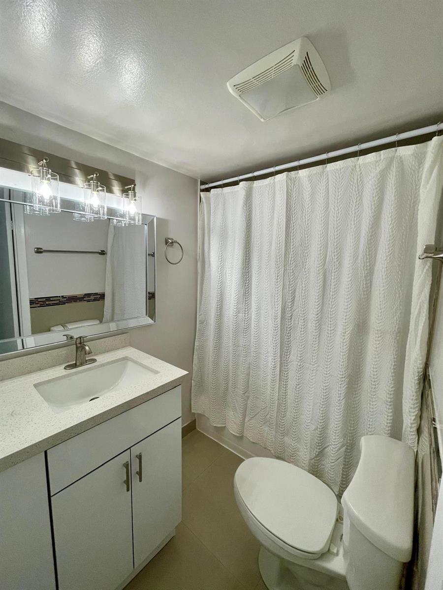 Ver detalles 1 / 898 sq. ft. $ 2026-06-21 0 foto