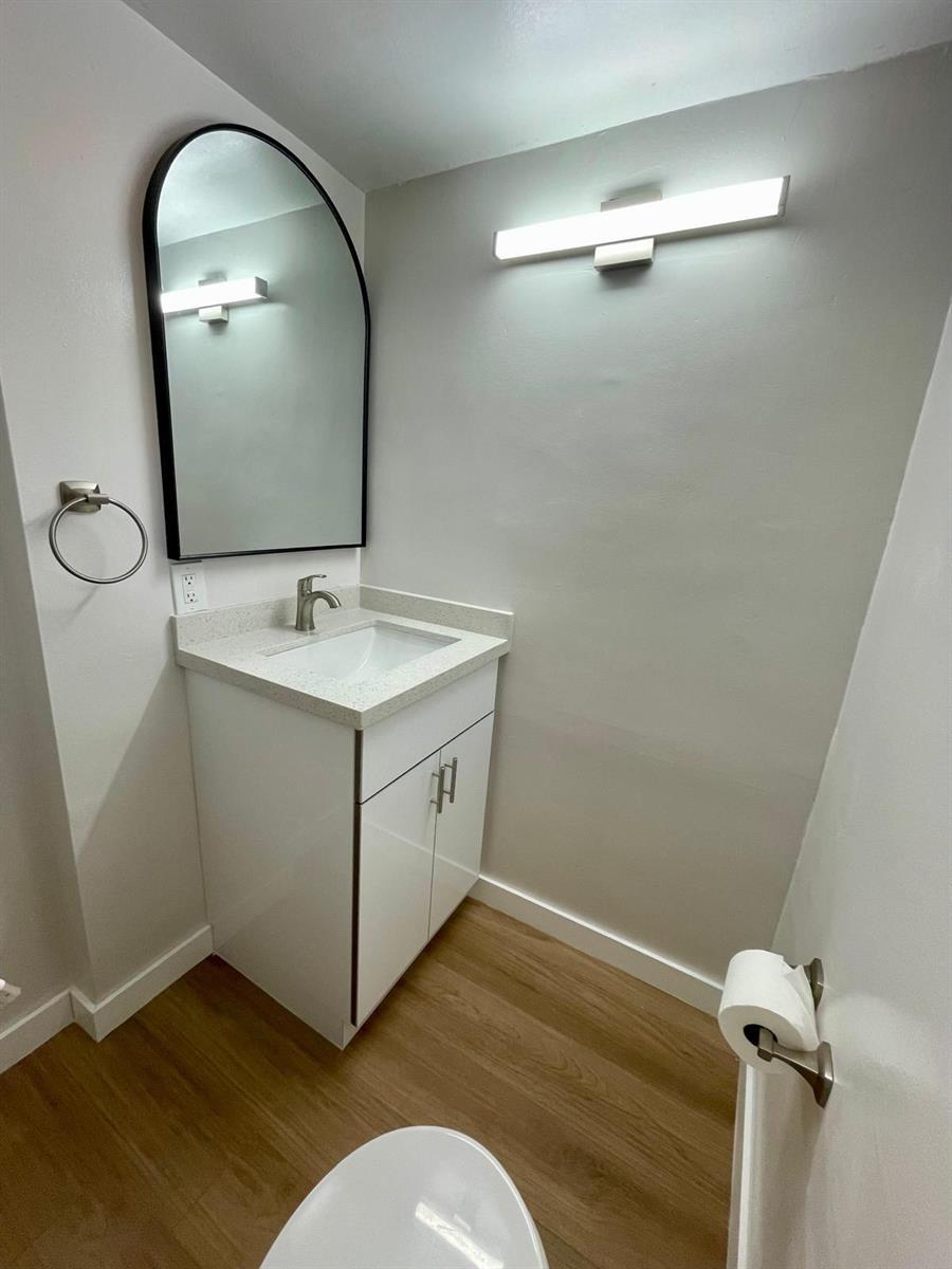 Ver detalles 1 / 898 sq. ft. $ 2026-06-21 0 foto