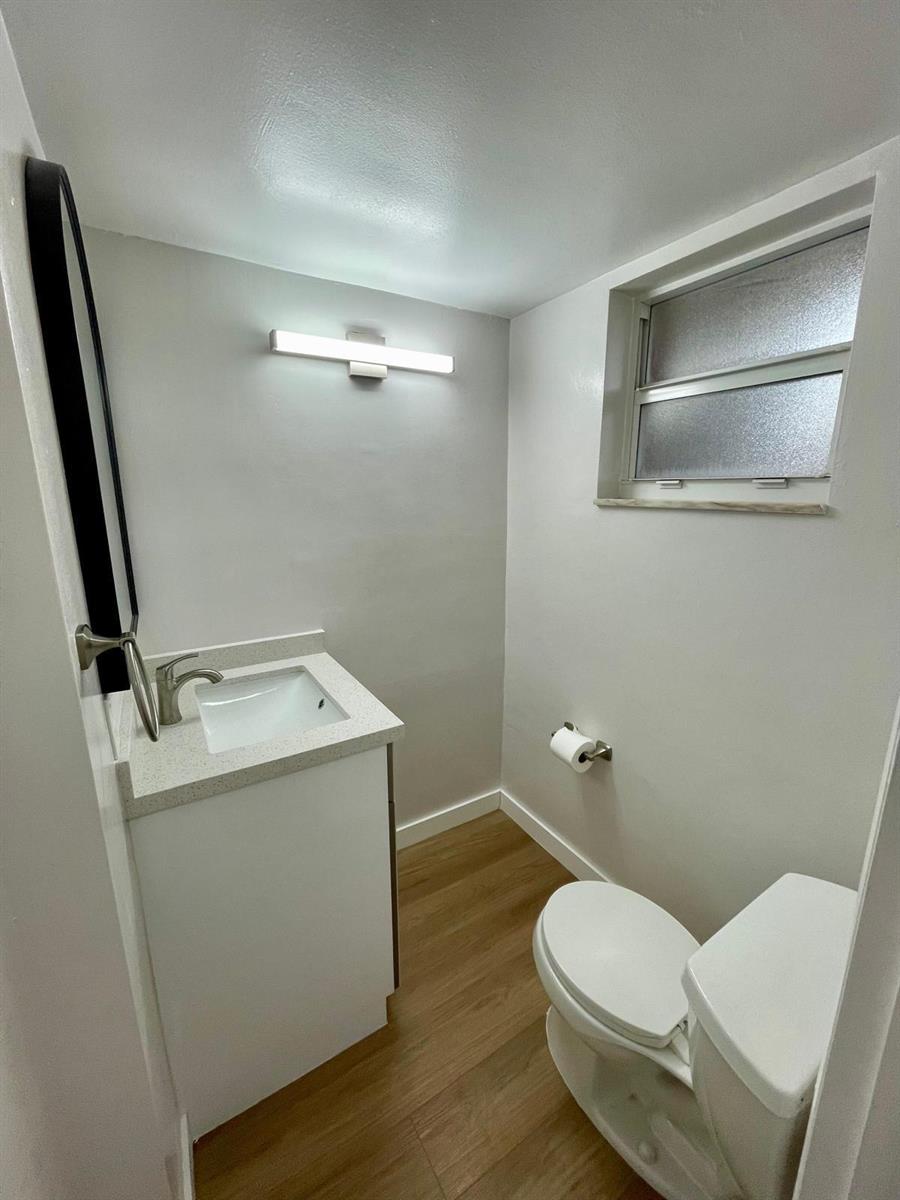 Ver detalles 1 / 898 sq. ft. $ 2026-06-21 0 foto