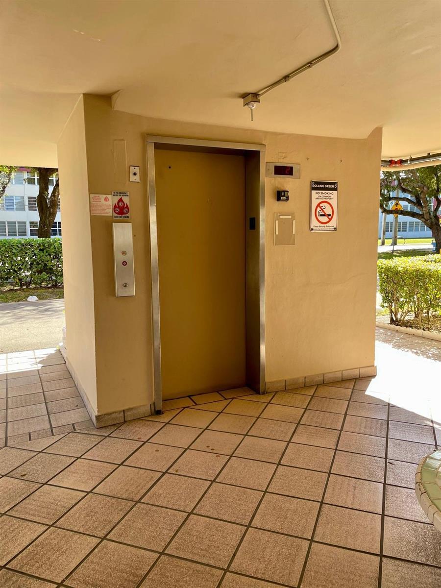 Ver detalles 1 / 898 sq. ft. $ 2026-06-21 0 foto