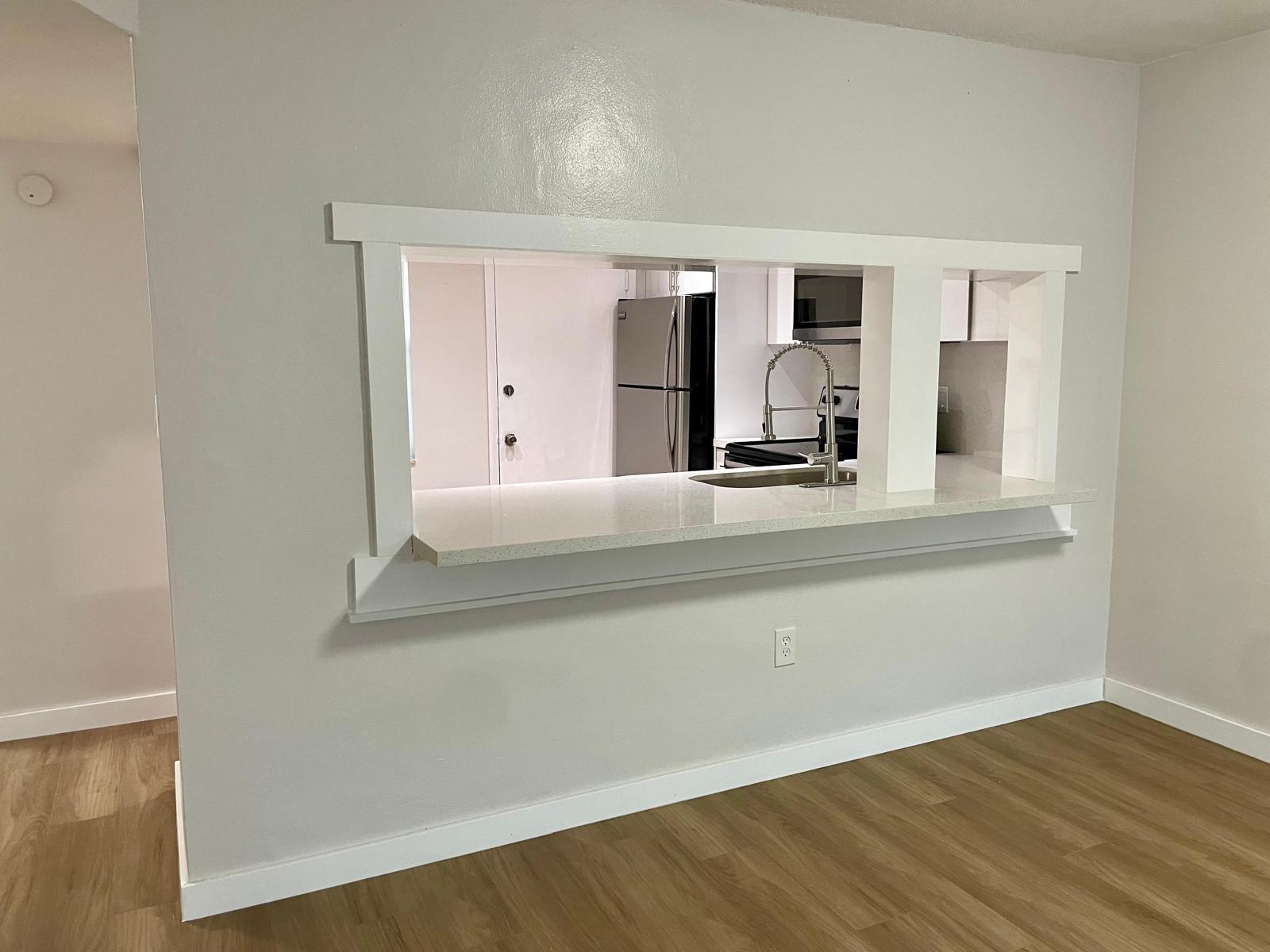 Ver detalles 1 / 898 sq. ft. $ 2026-06-21 0 foto