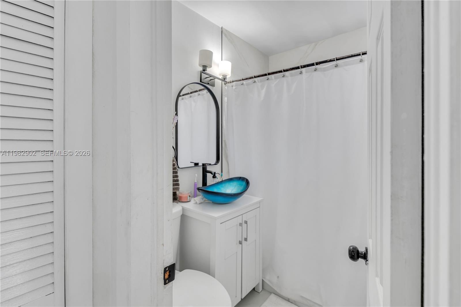   /  1854 кв.футов $ 2026-04-21 0 Фото